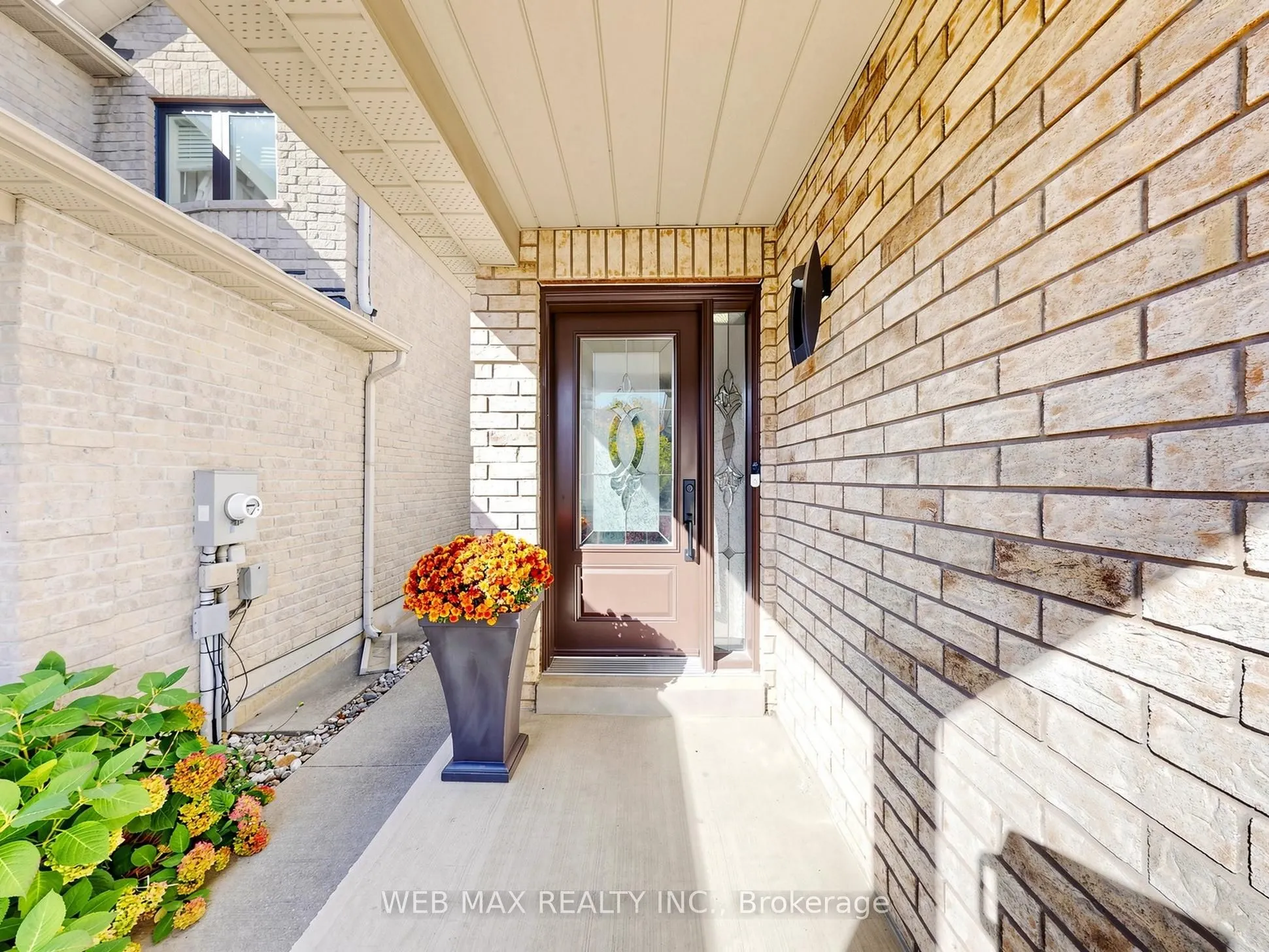 13 Loontail Street N