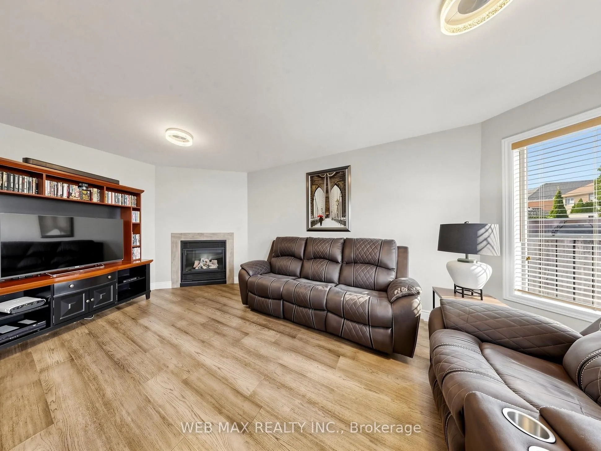 13 Loontail Street N