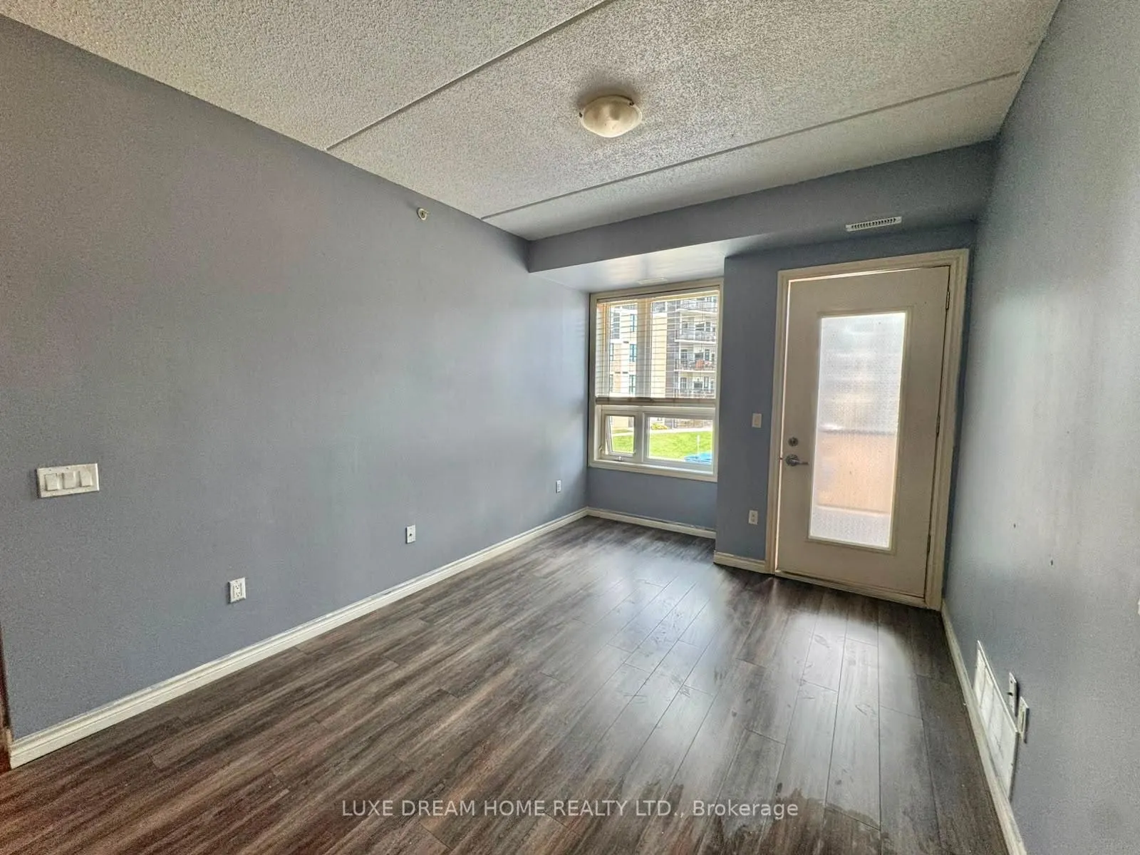 620 Sauve Street E #206