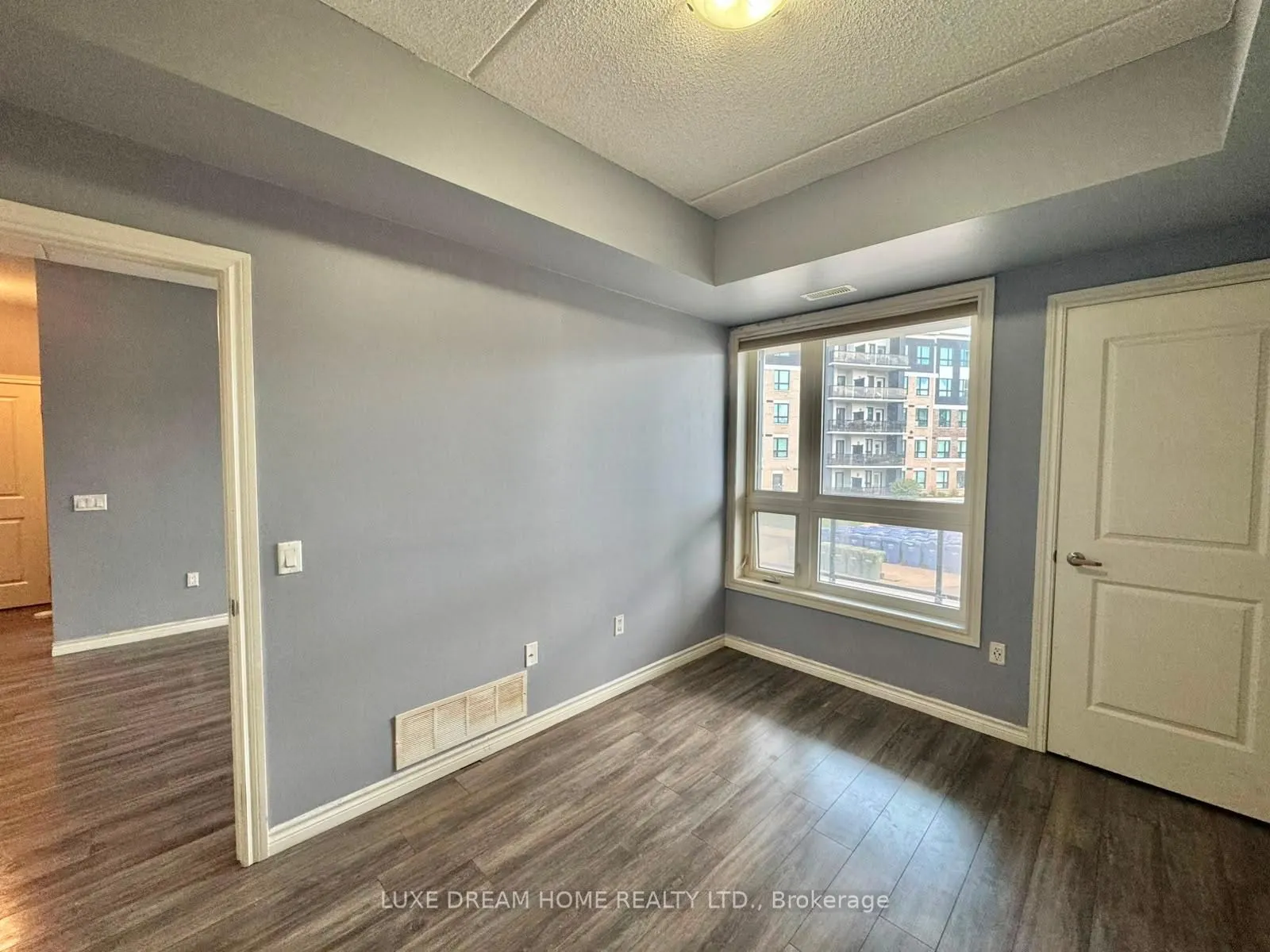 620 Sauve Street E #206