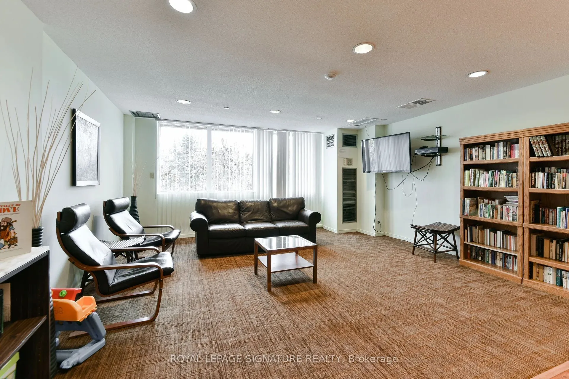145 Hillcrest Avenue #1608