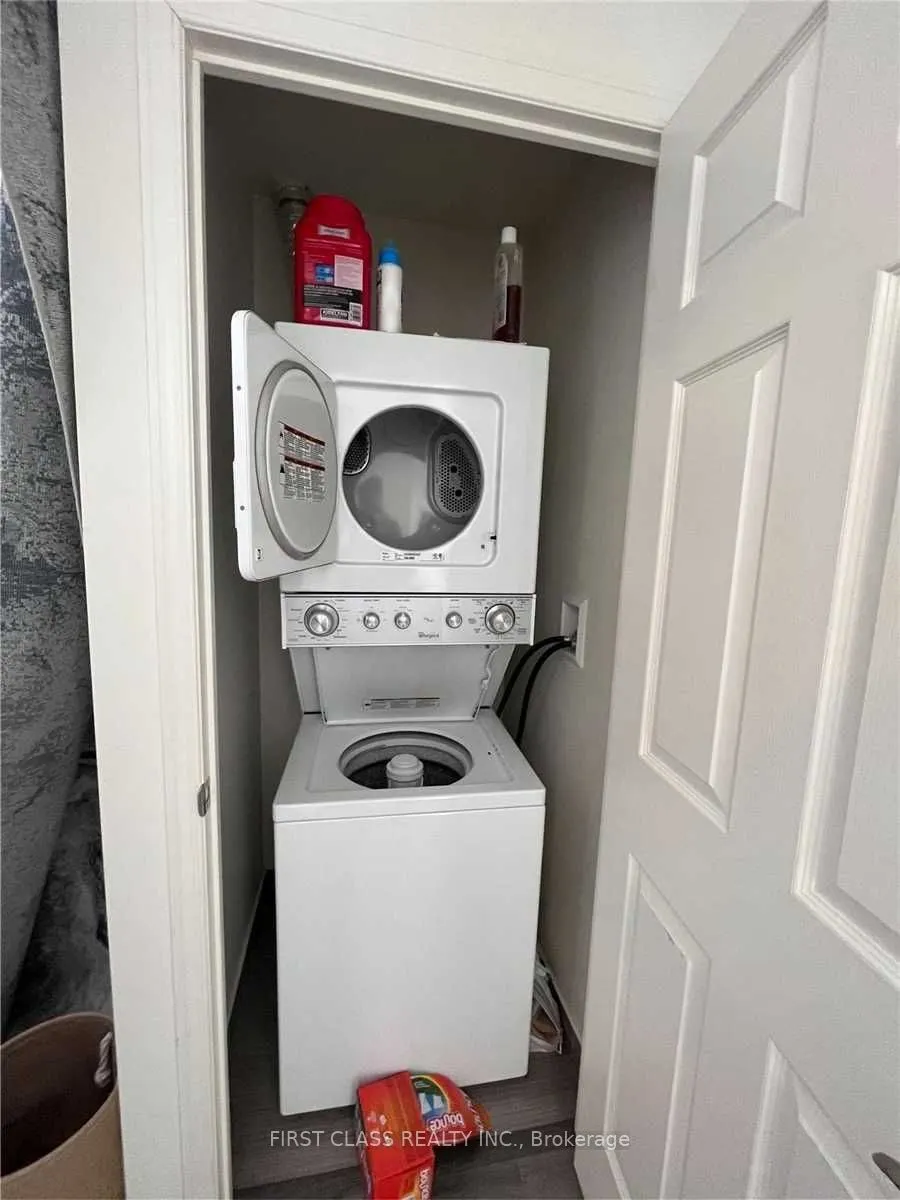 339 Rathburn Road W #1015