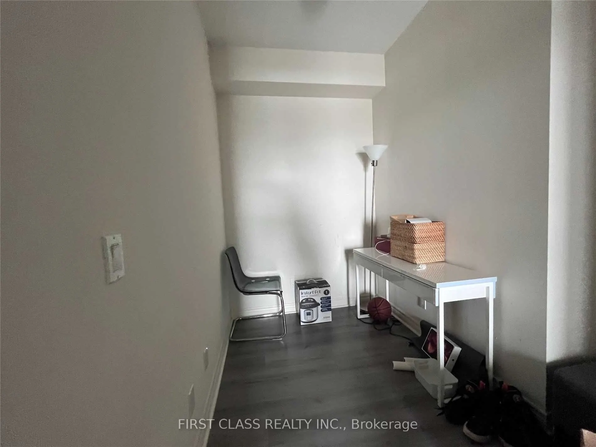 339 Rathburn Road W #1015