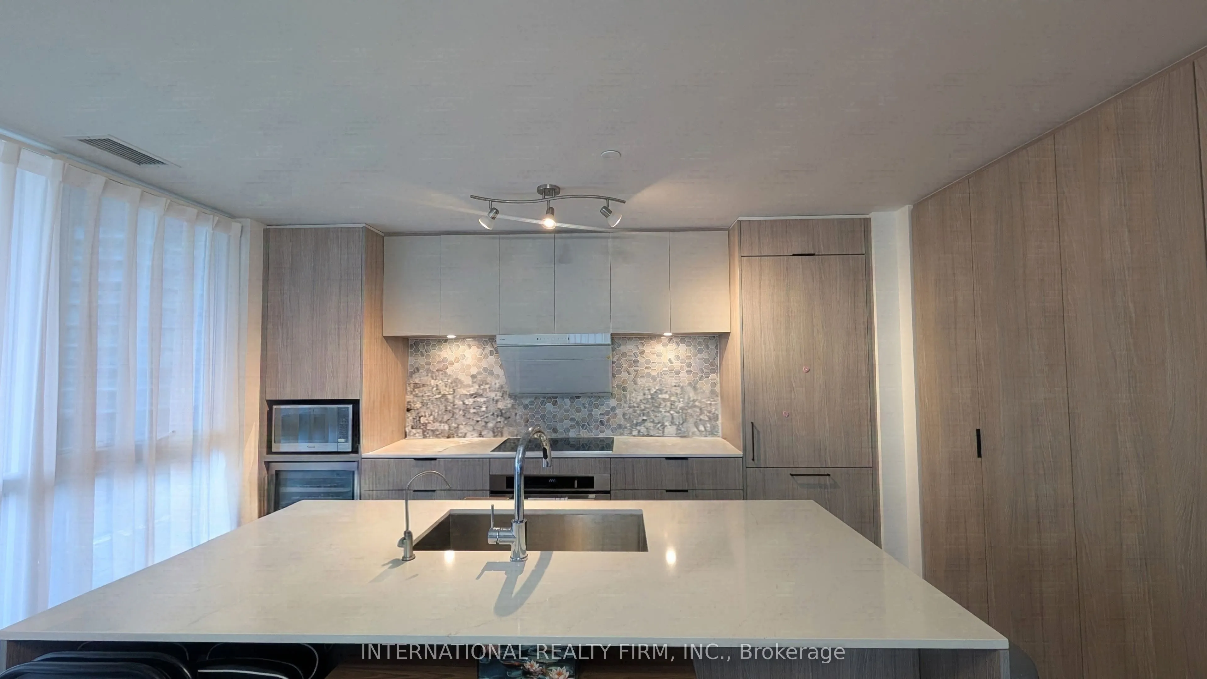 65 Annie Craig Drive #809