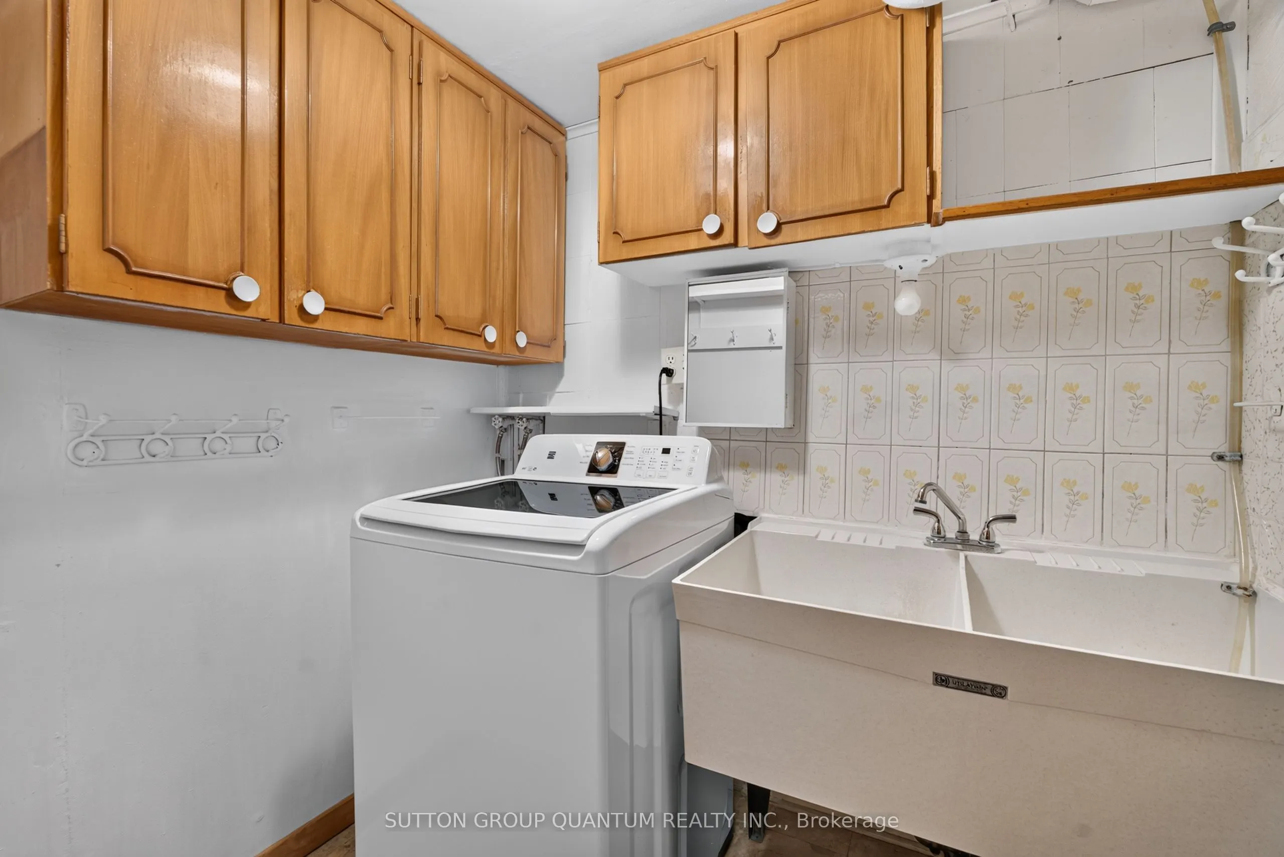 3697 Broomhill Crescent