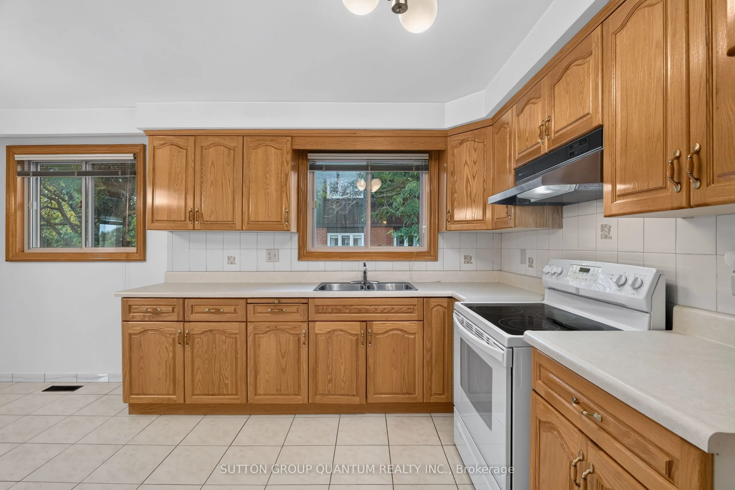 3697 Broomhill Crescent