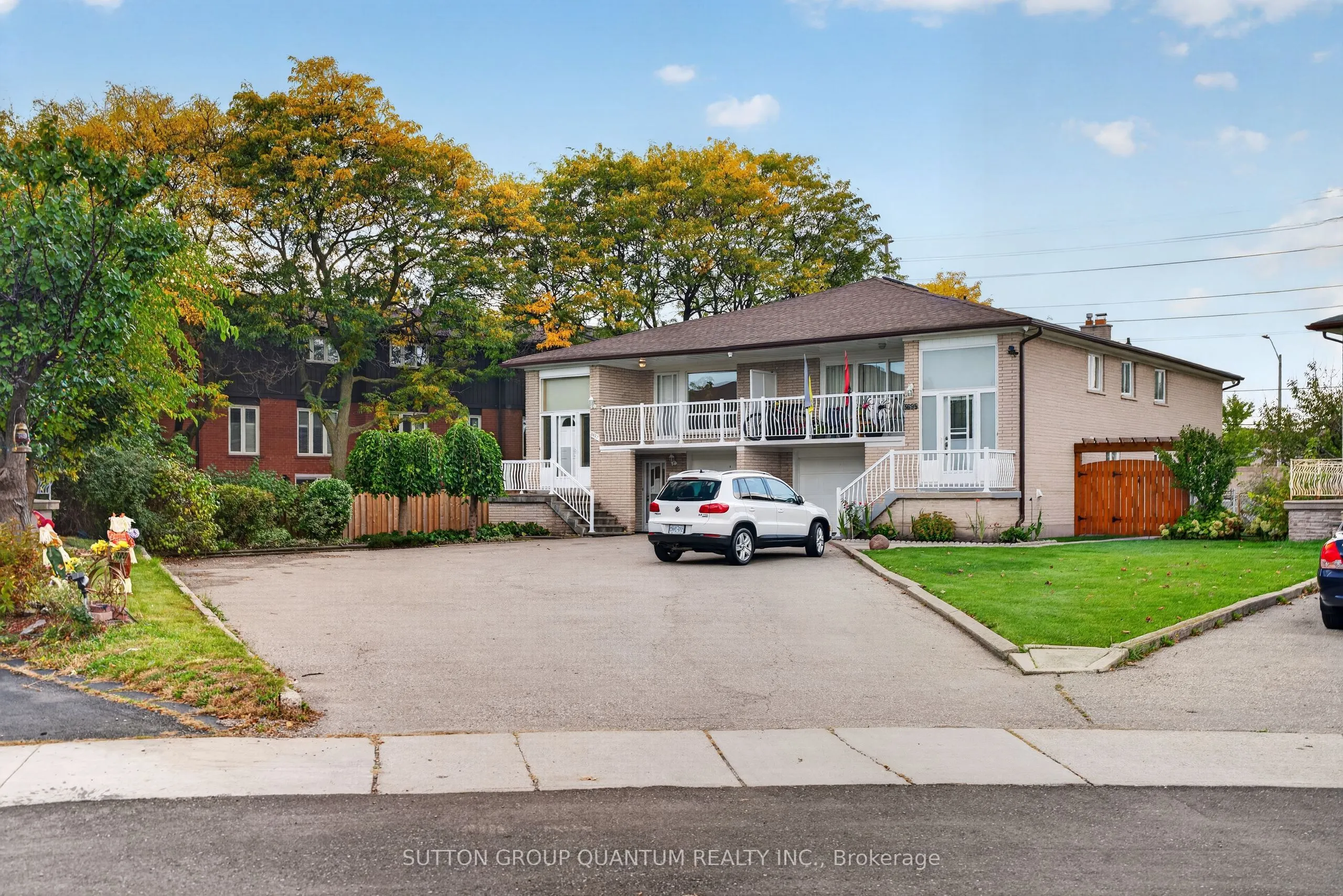 3697 Broomhill Crescent