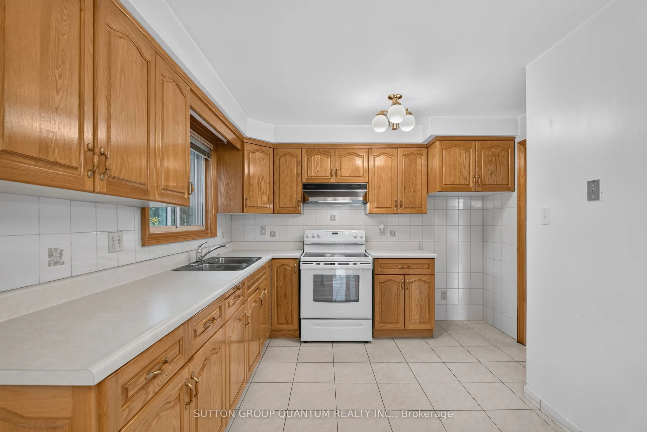 3697 Broomhill Crescent