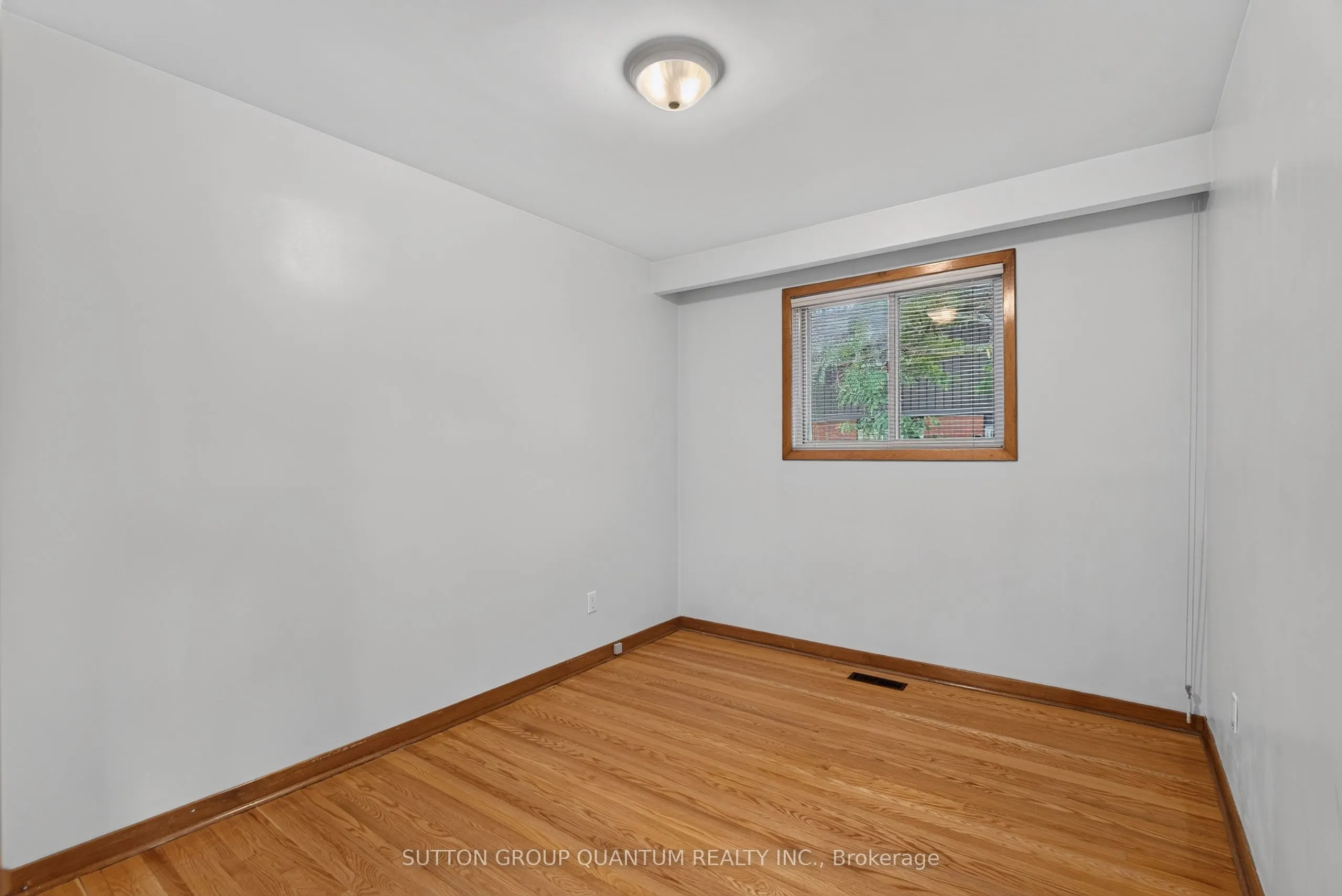3697 Broomhill Crescent