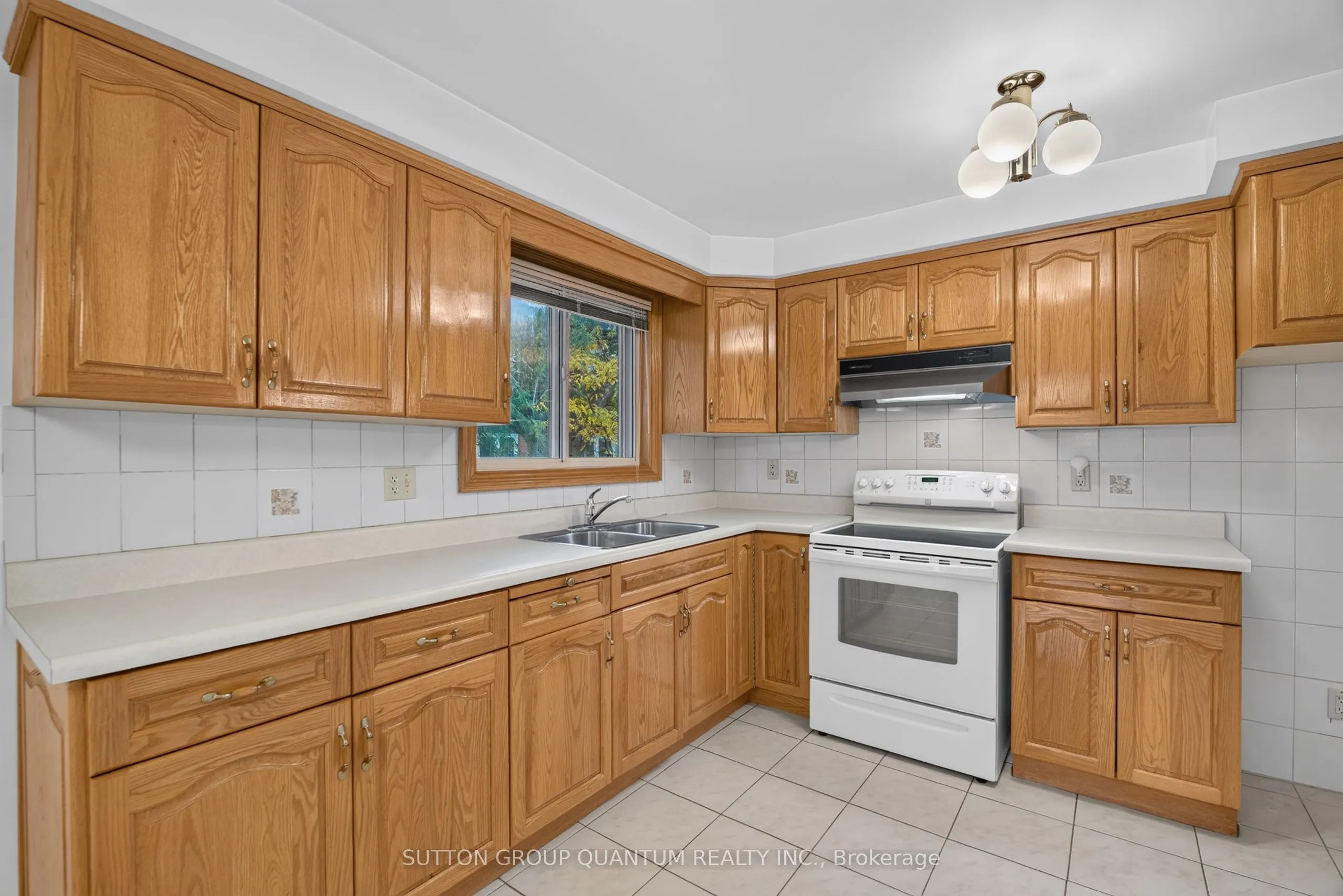 3697 Broomhill Crescent
