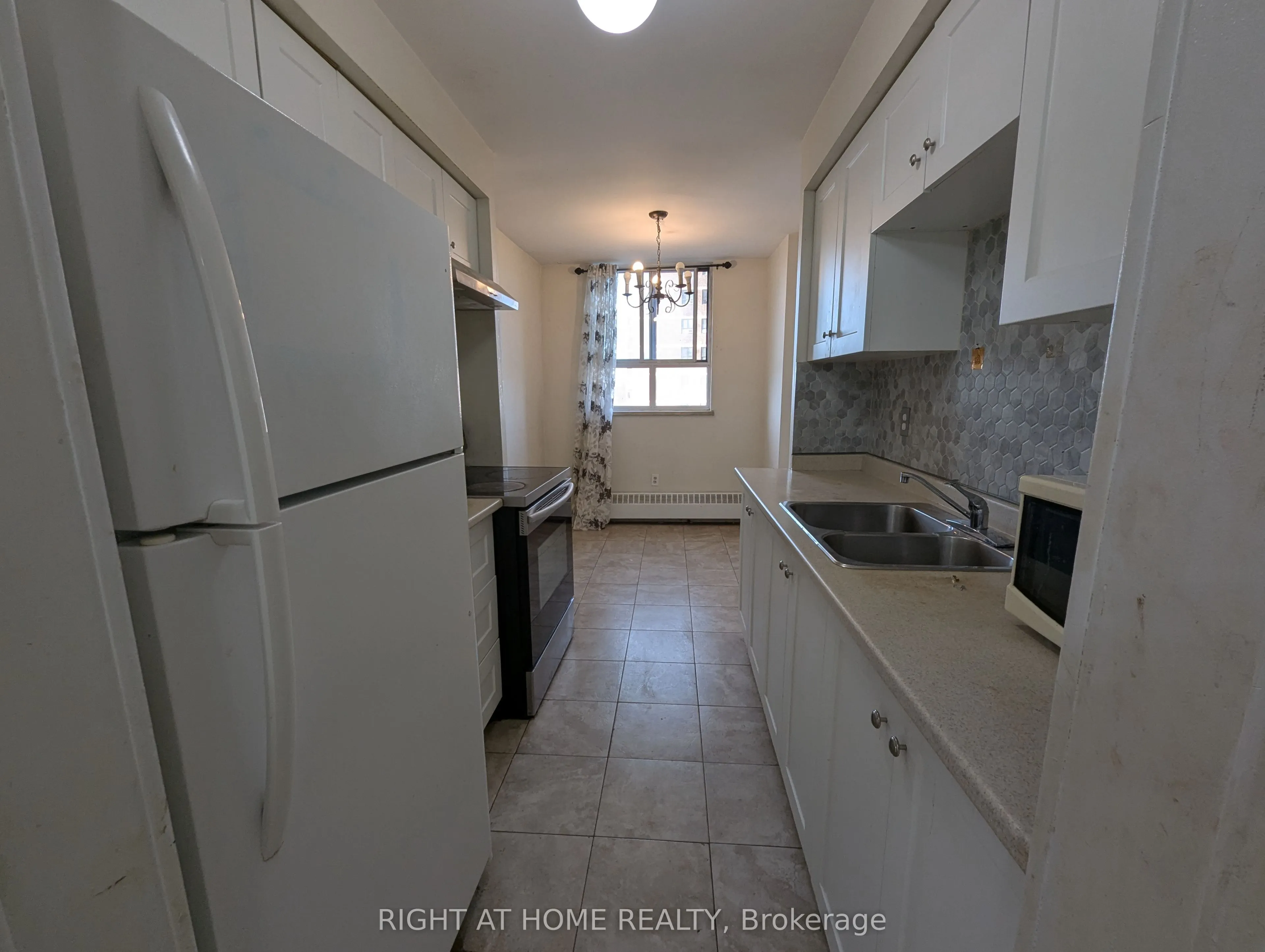 1615 Bloor Street N #708