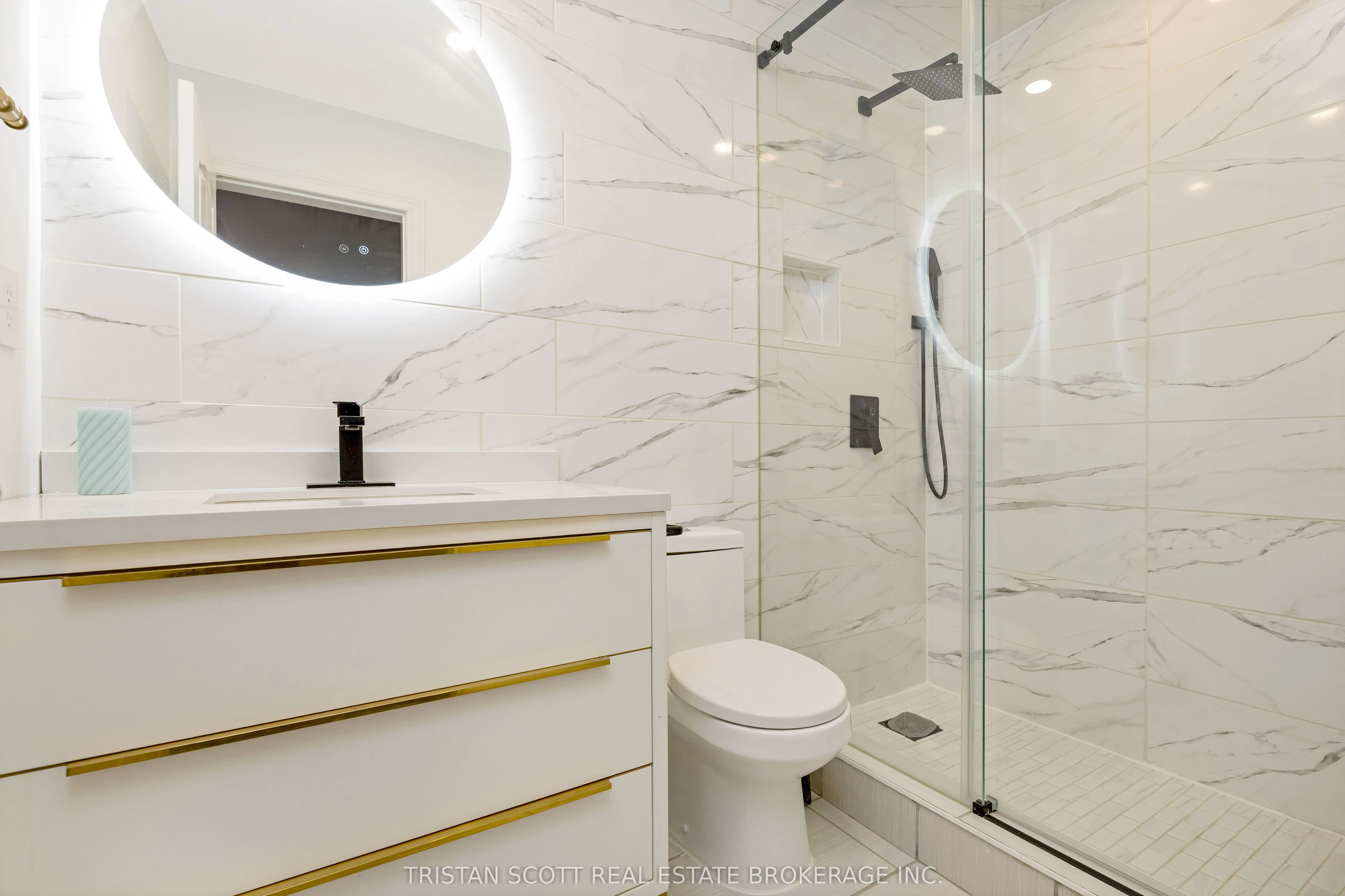 606 Nairn Circle