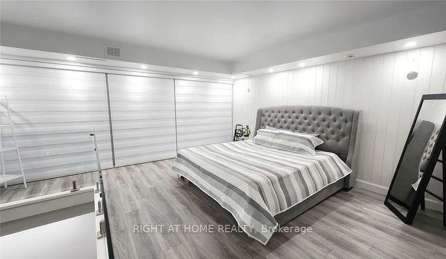 1040 The Queensway Avenue #110