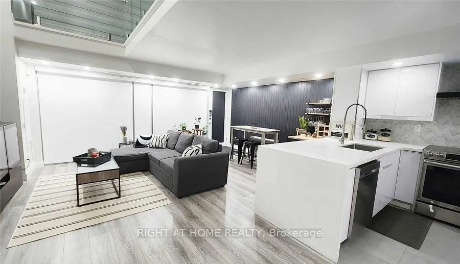 1040 The Queensway Avenue #110