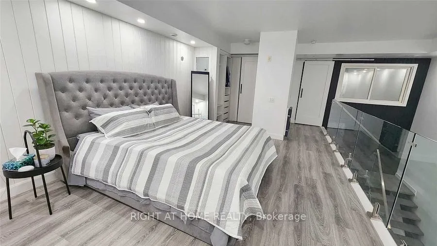 1040 The Queensway Avenue #110