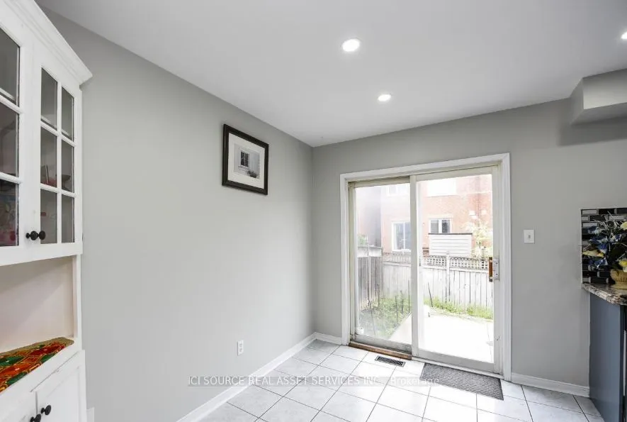 3141 Turbine Crescent #Main & Upper Floors