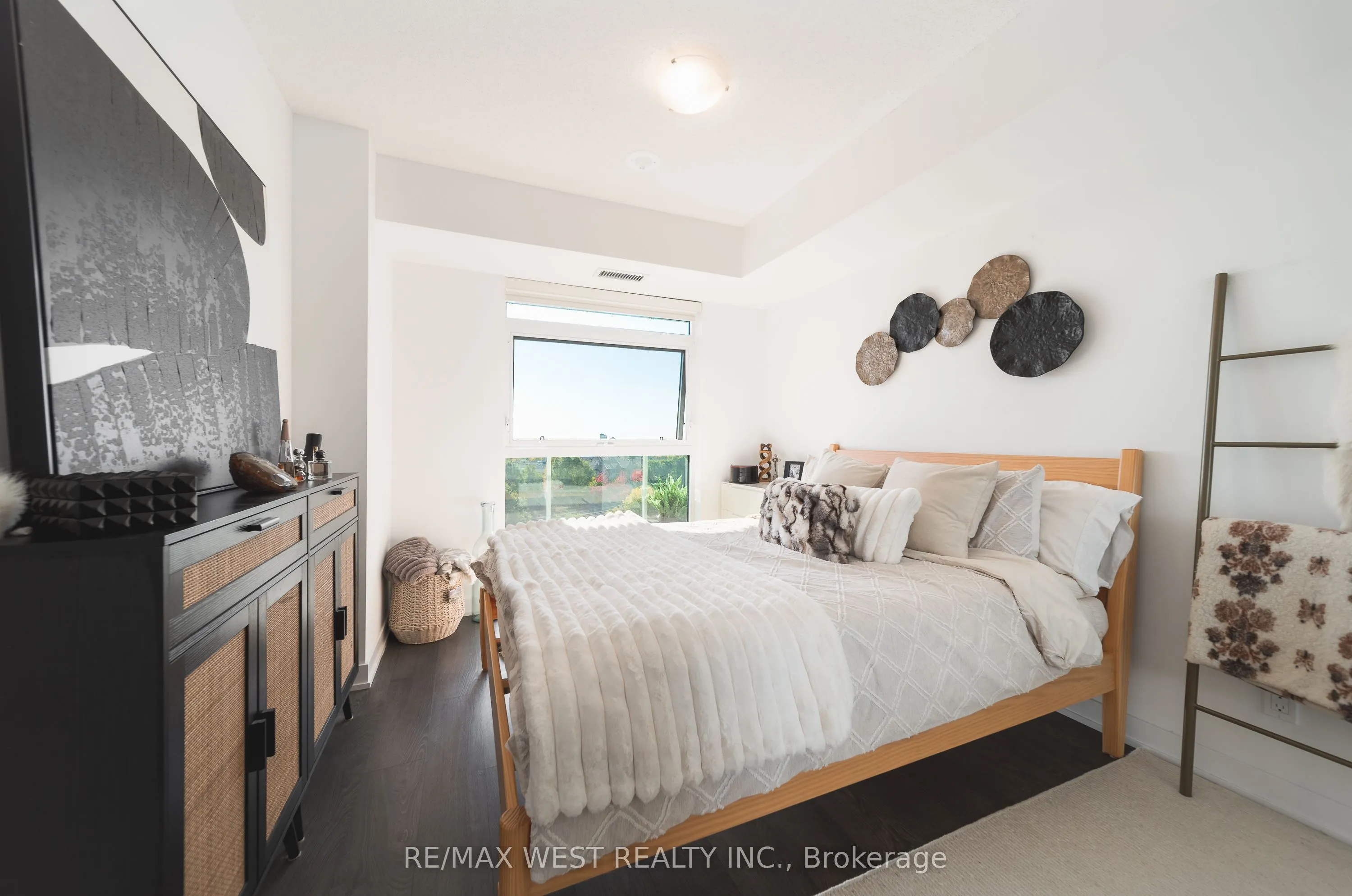 251 Manitoba Street #706