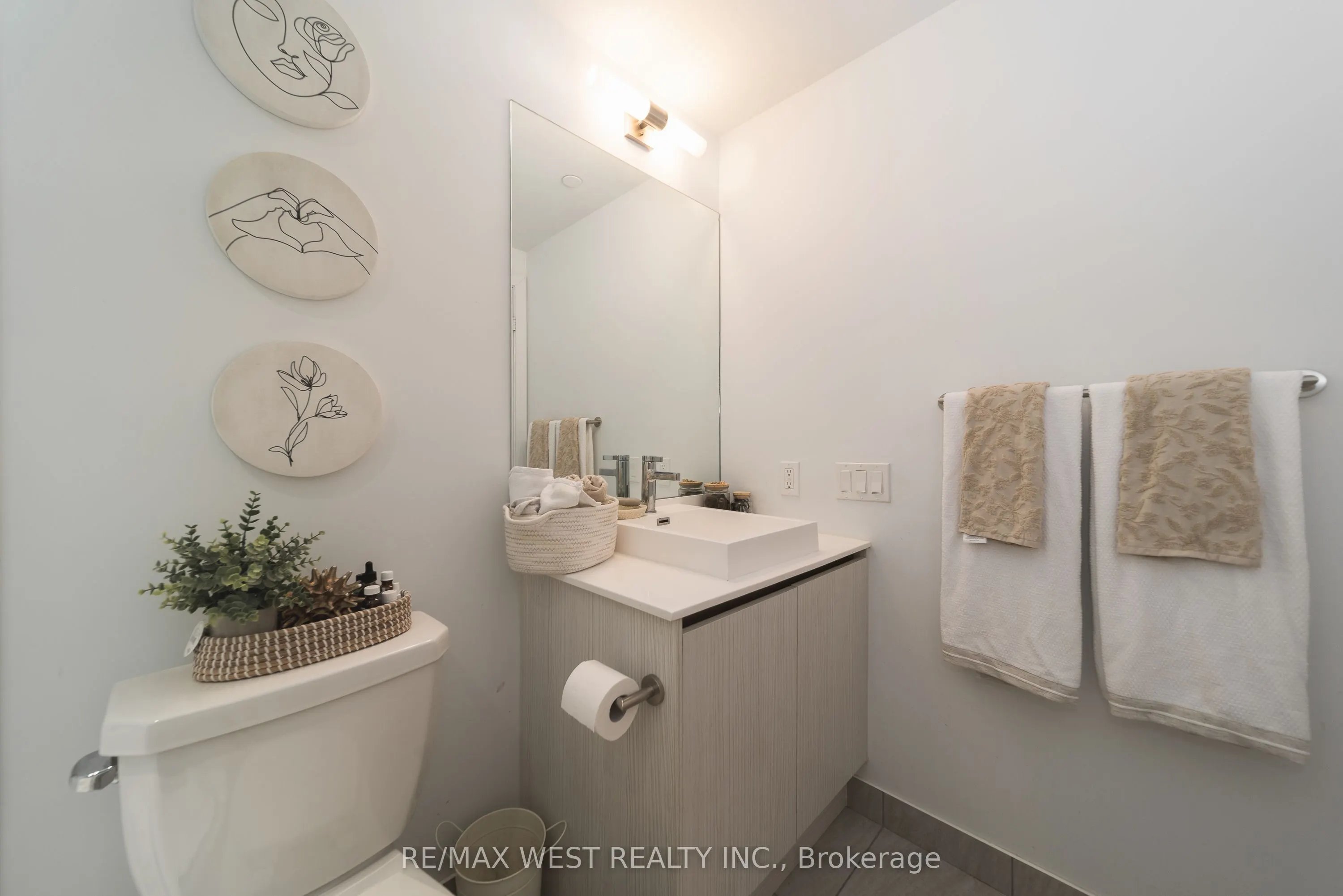 251 Manitoba Street #706