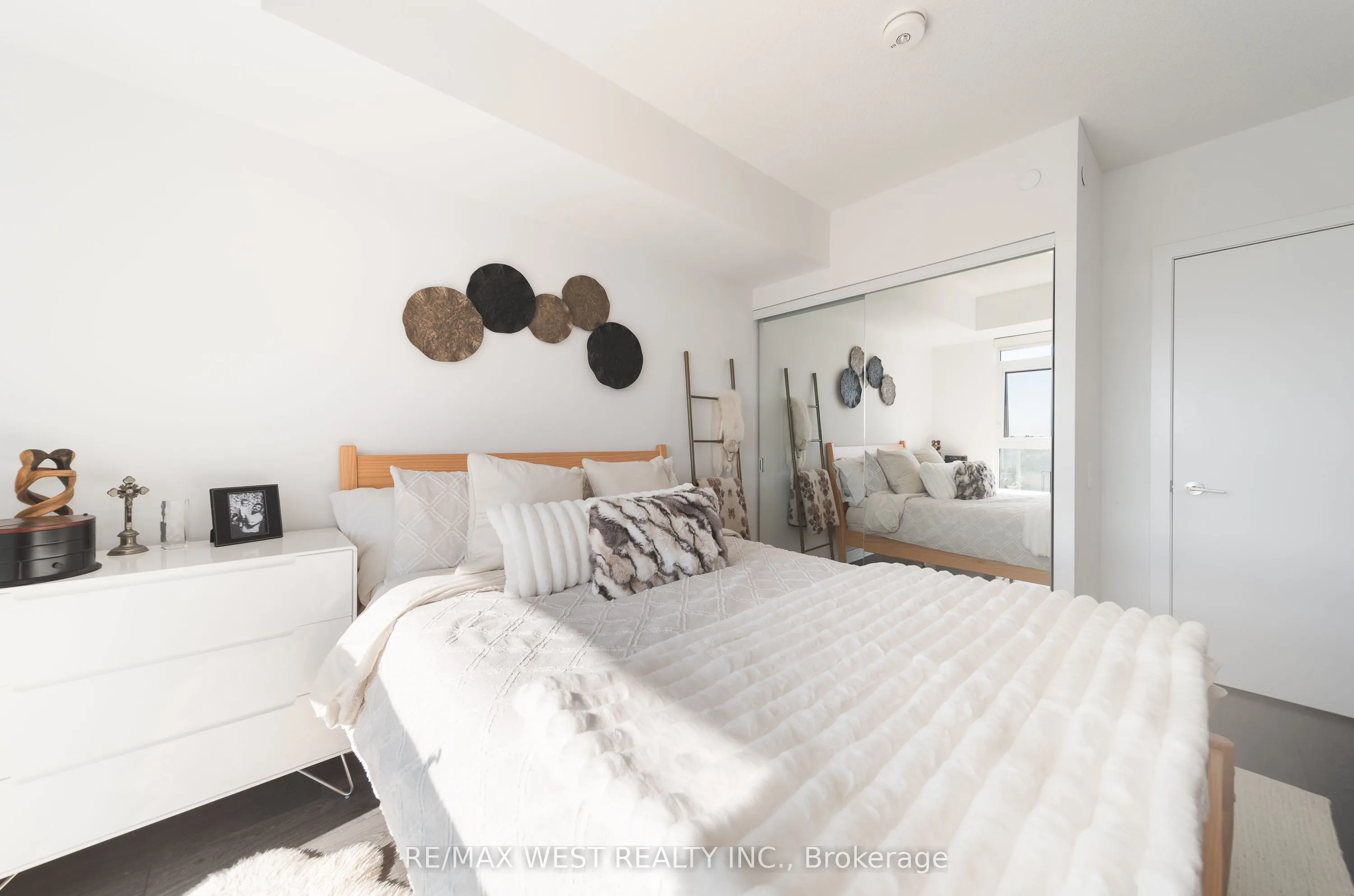 251 Manitoba Street #706