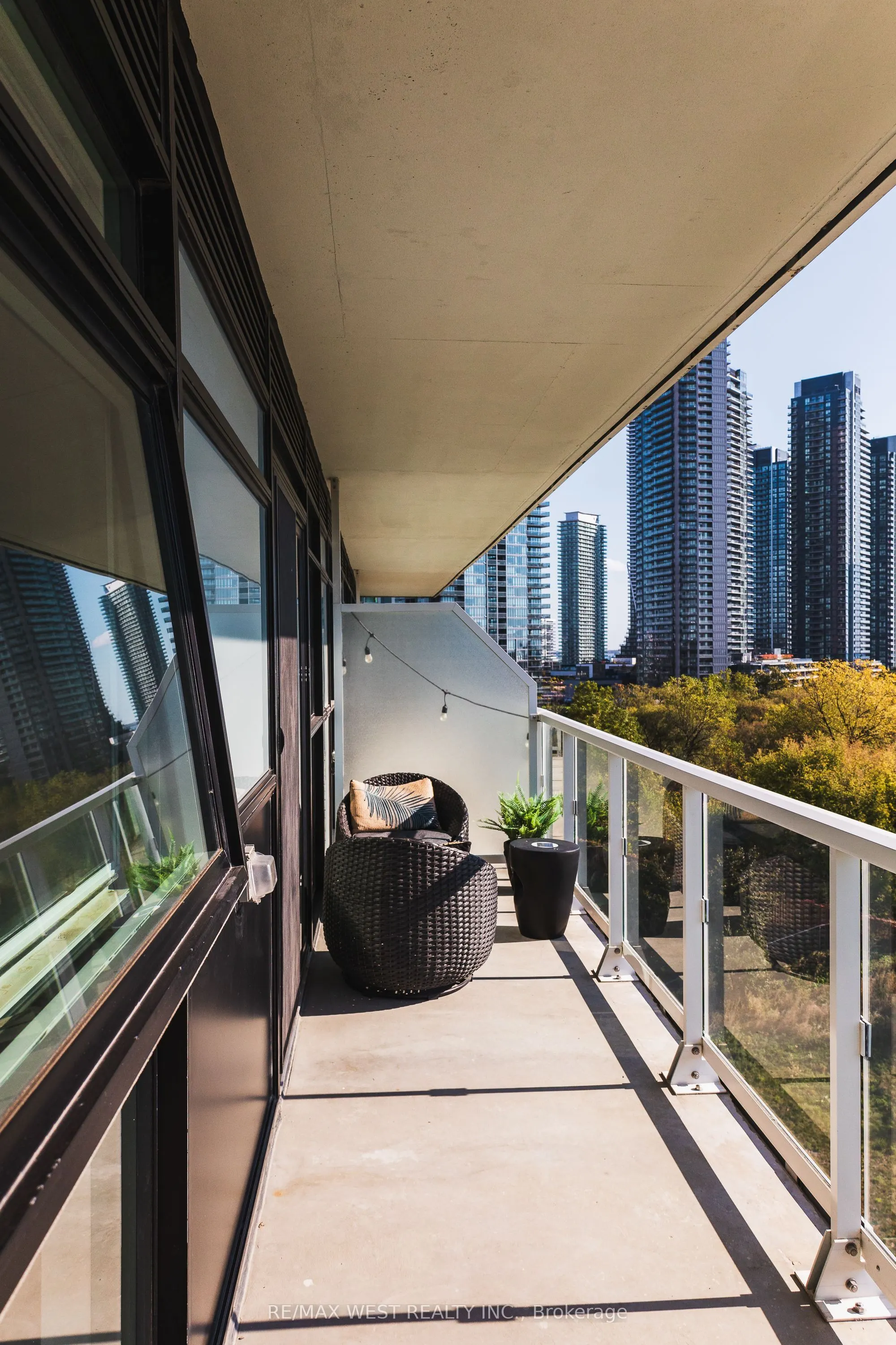 251 Manitoba Street #706