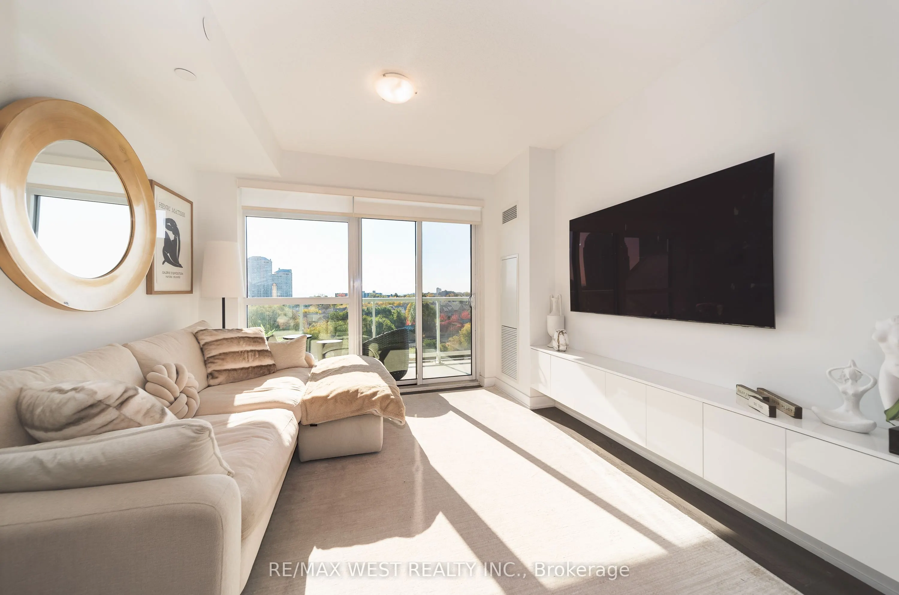 251 Manitoba Street #706