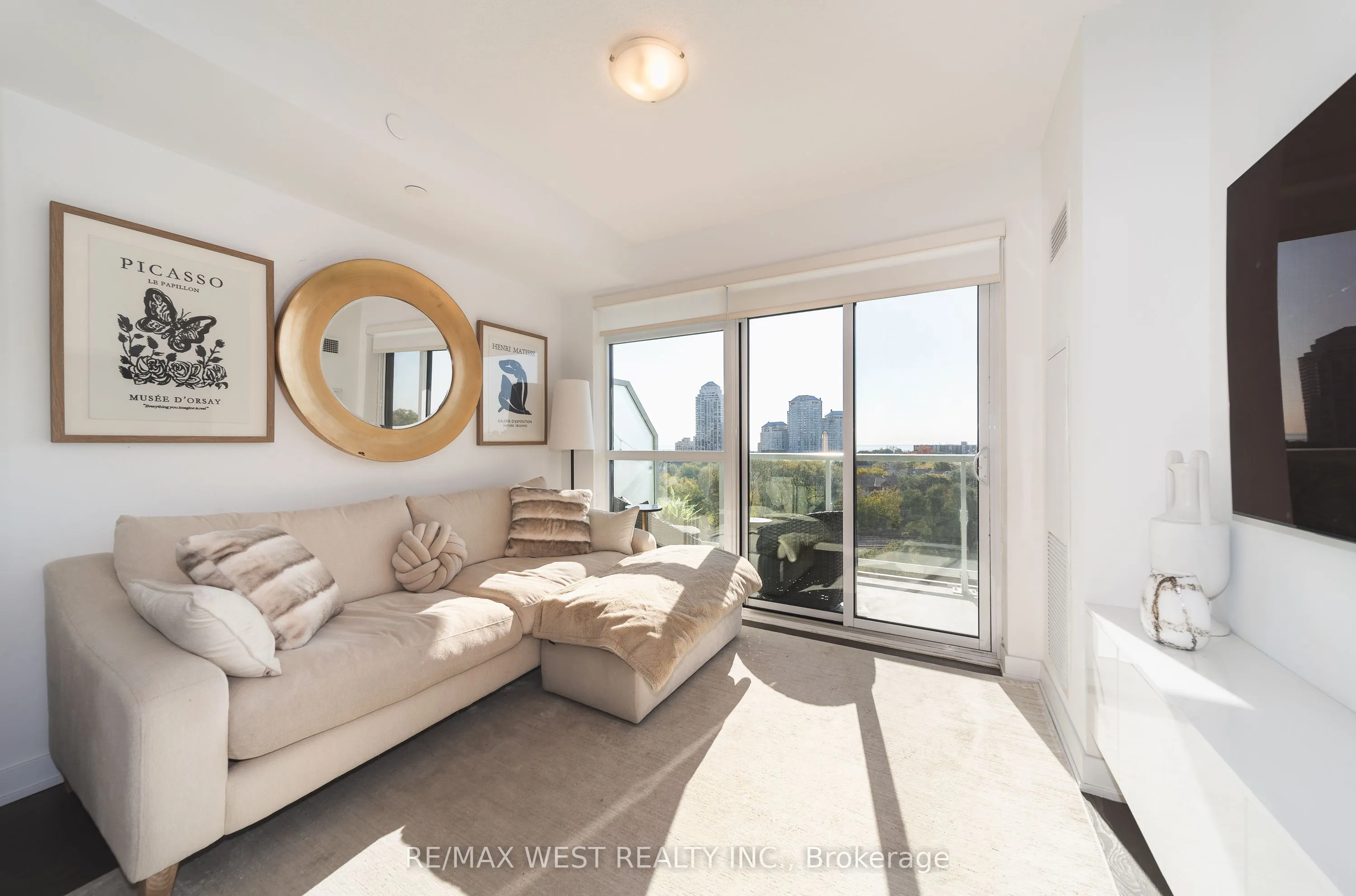 251 Manitoba Street #706