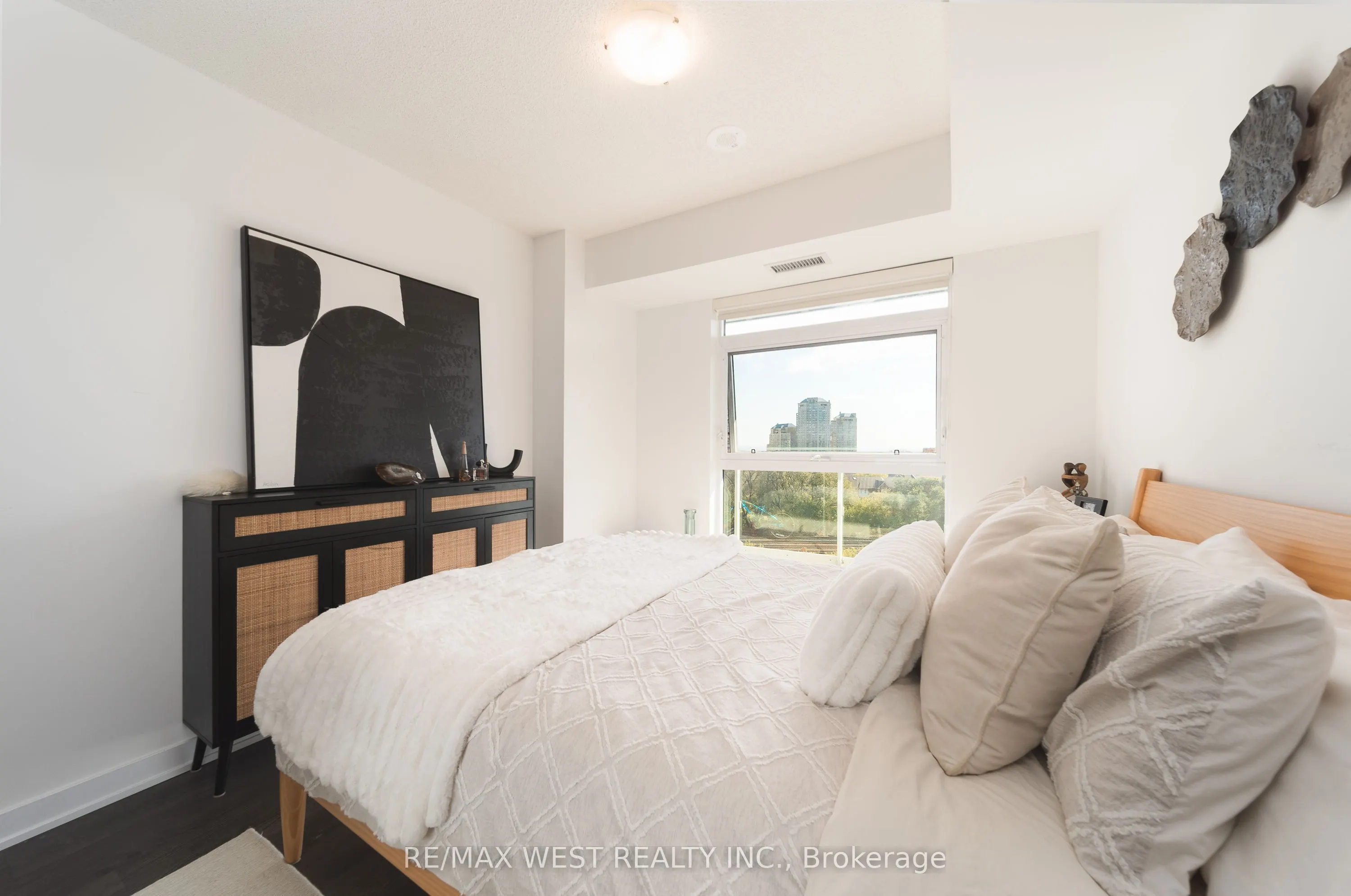 251 Manitoba Street #706