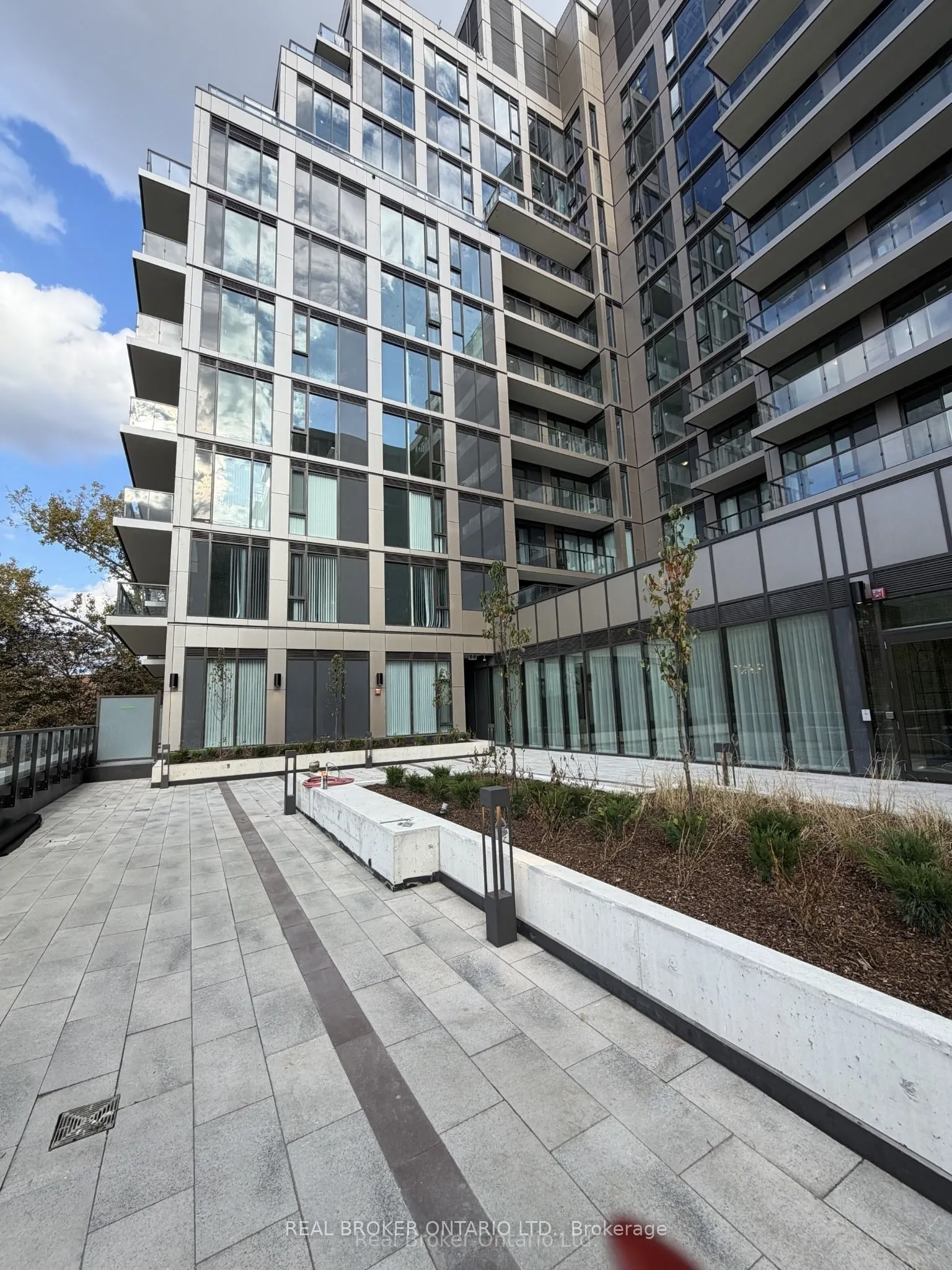 2450 Bloor Street W #306