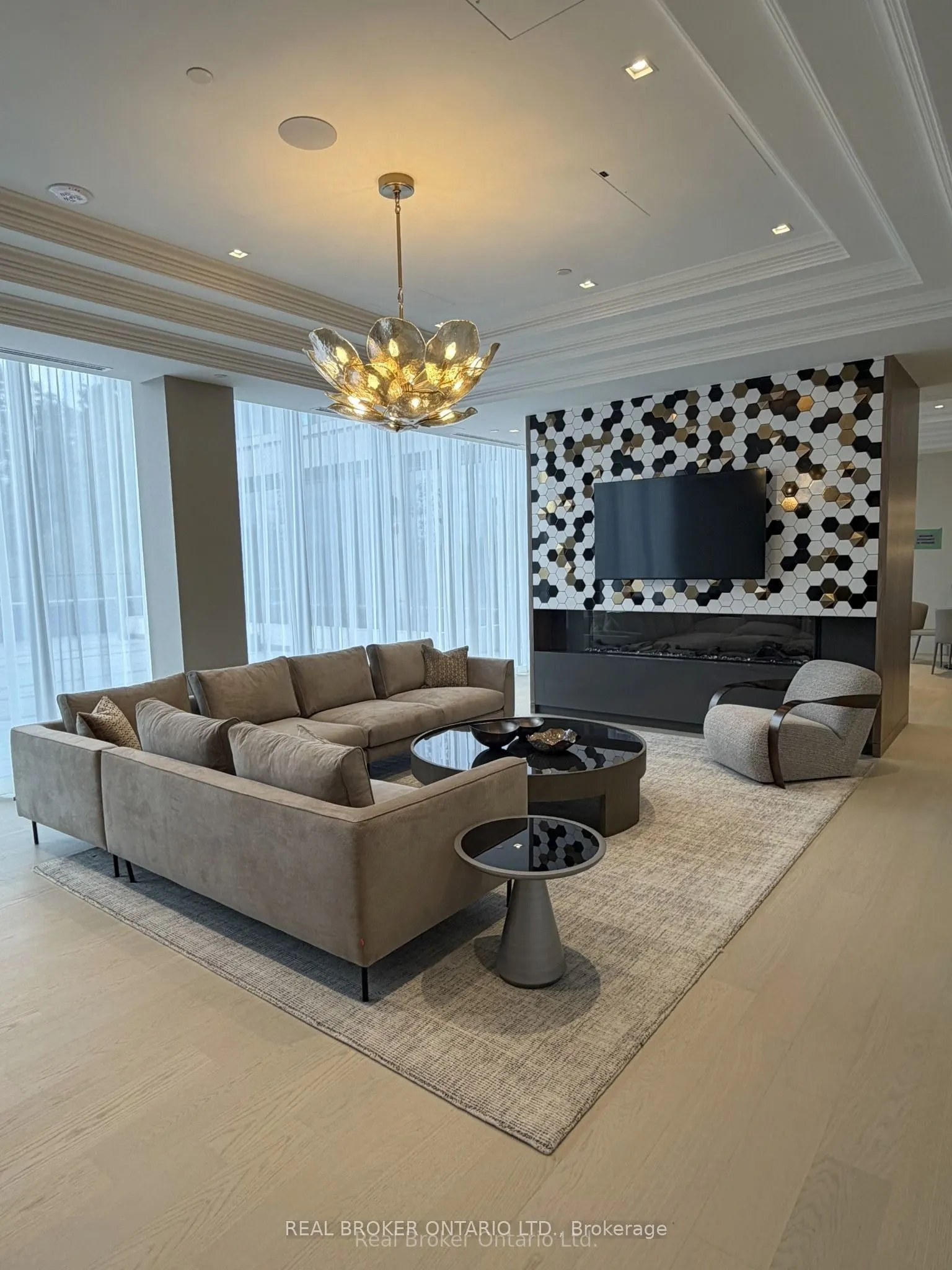 2450 Bloor Street W #306