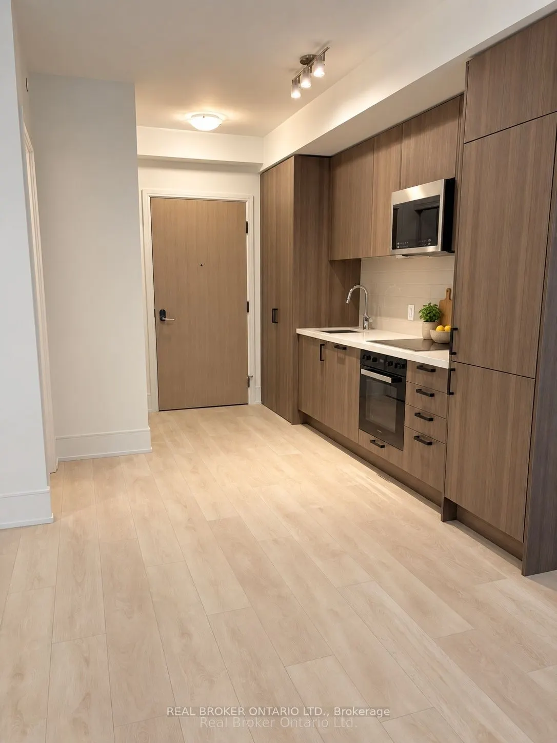 2450 Bloor Street W #306