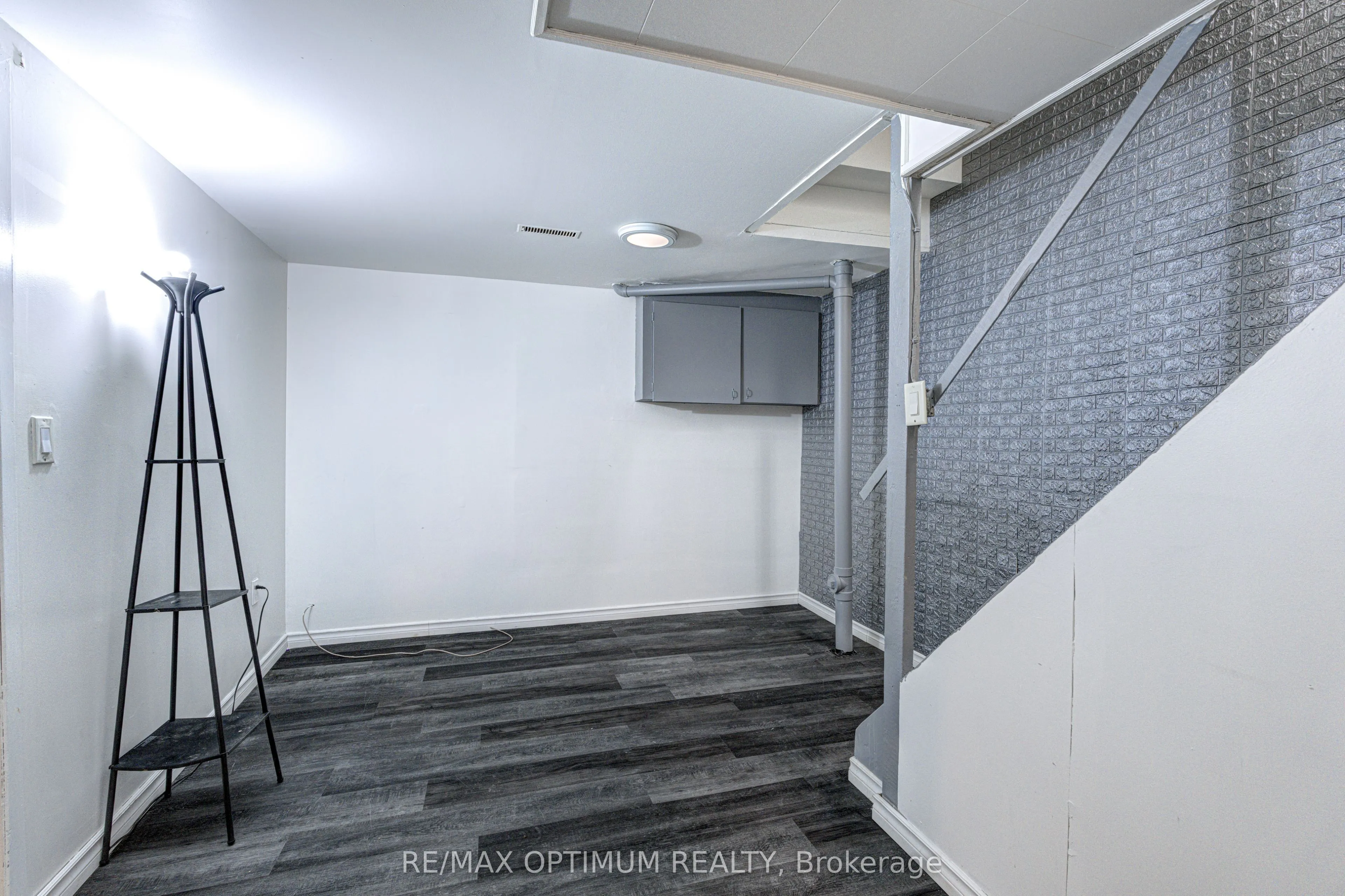 45 Hansen Road N #17