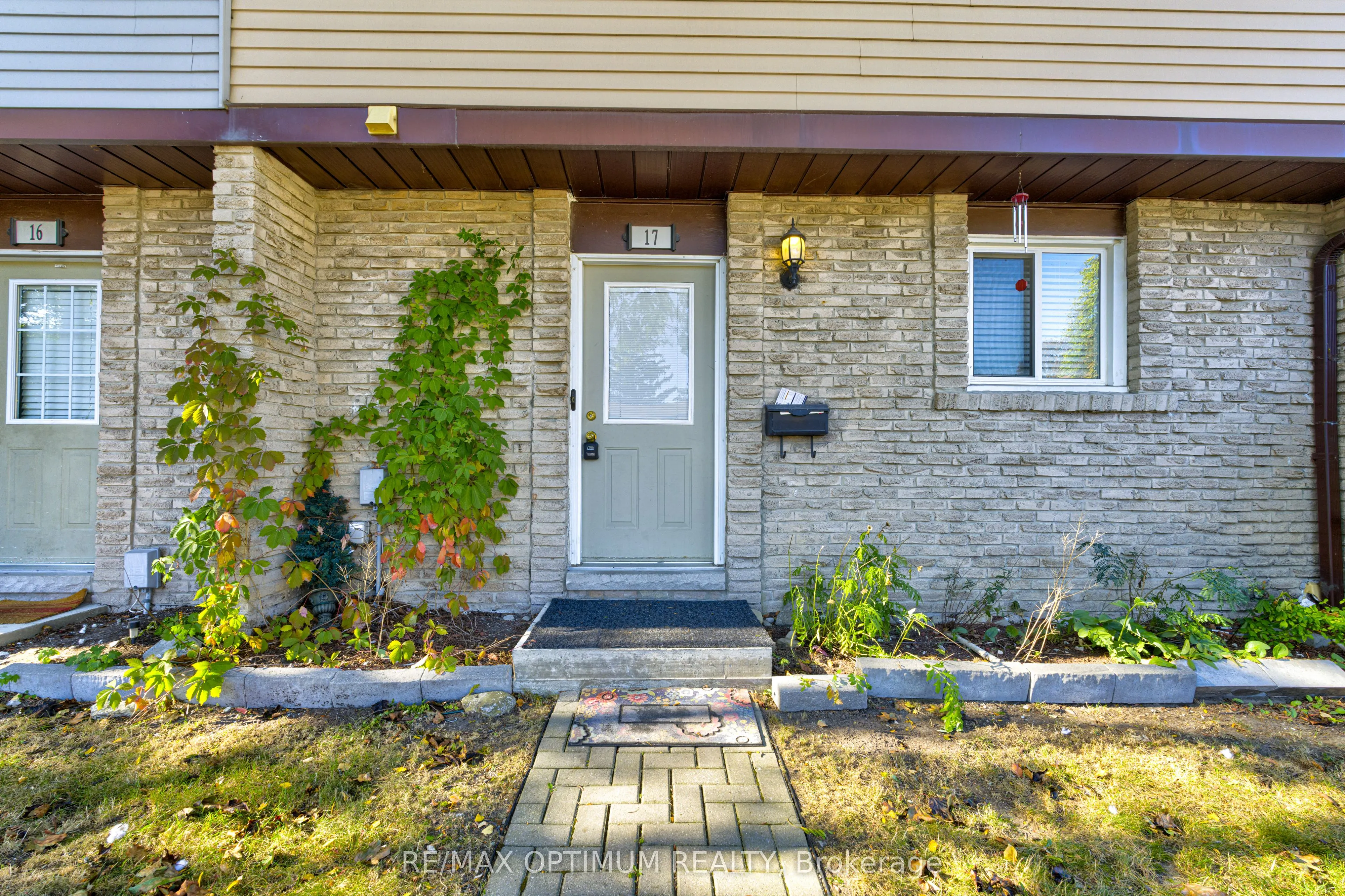 45 Hansen Road N #17
