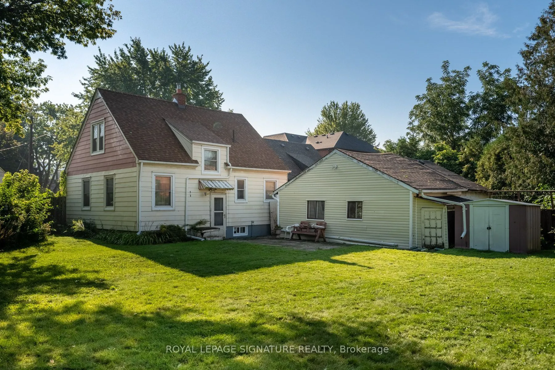15 Kemp Square