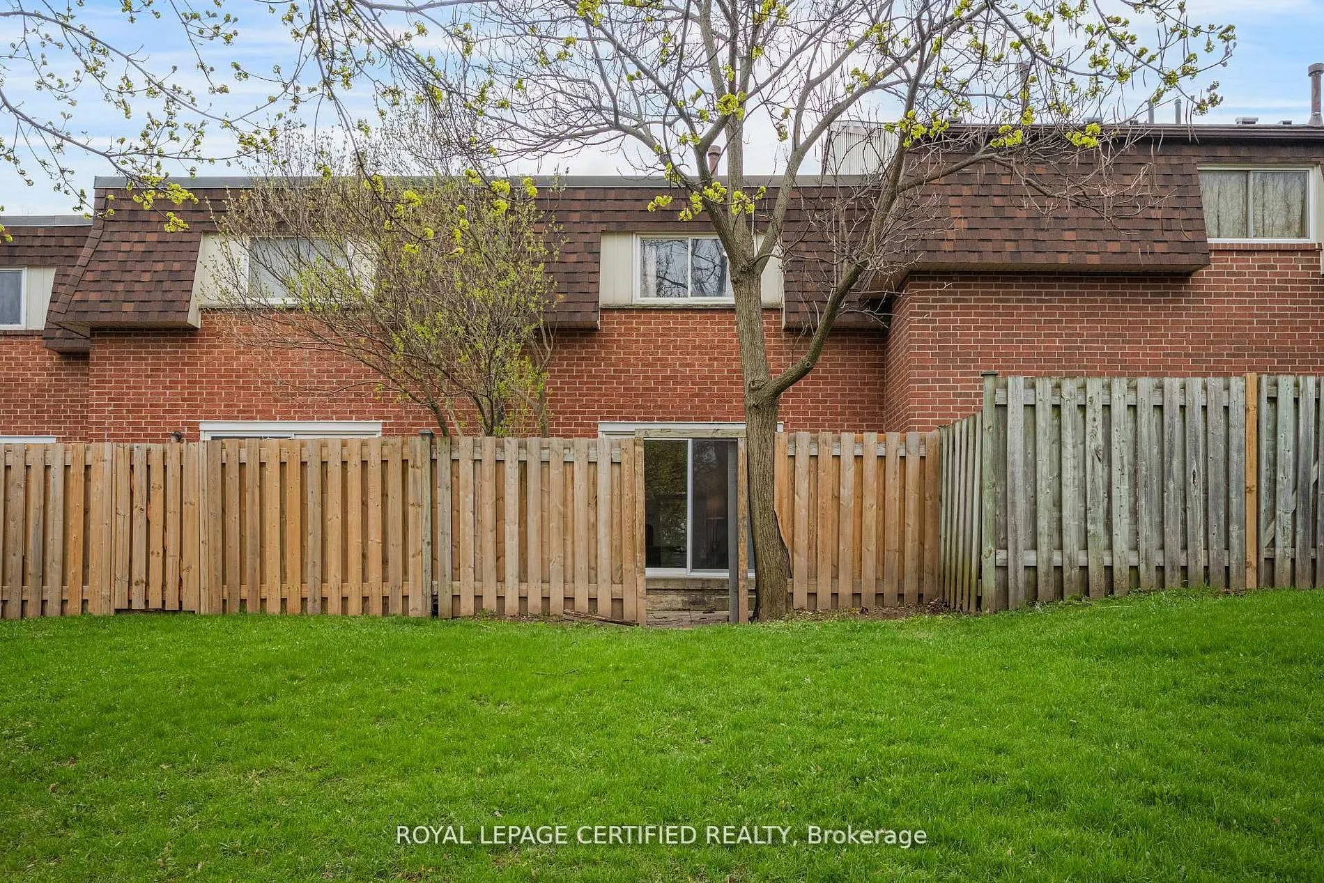 371 Bronte Street S #91