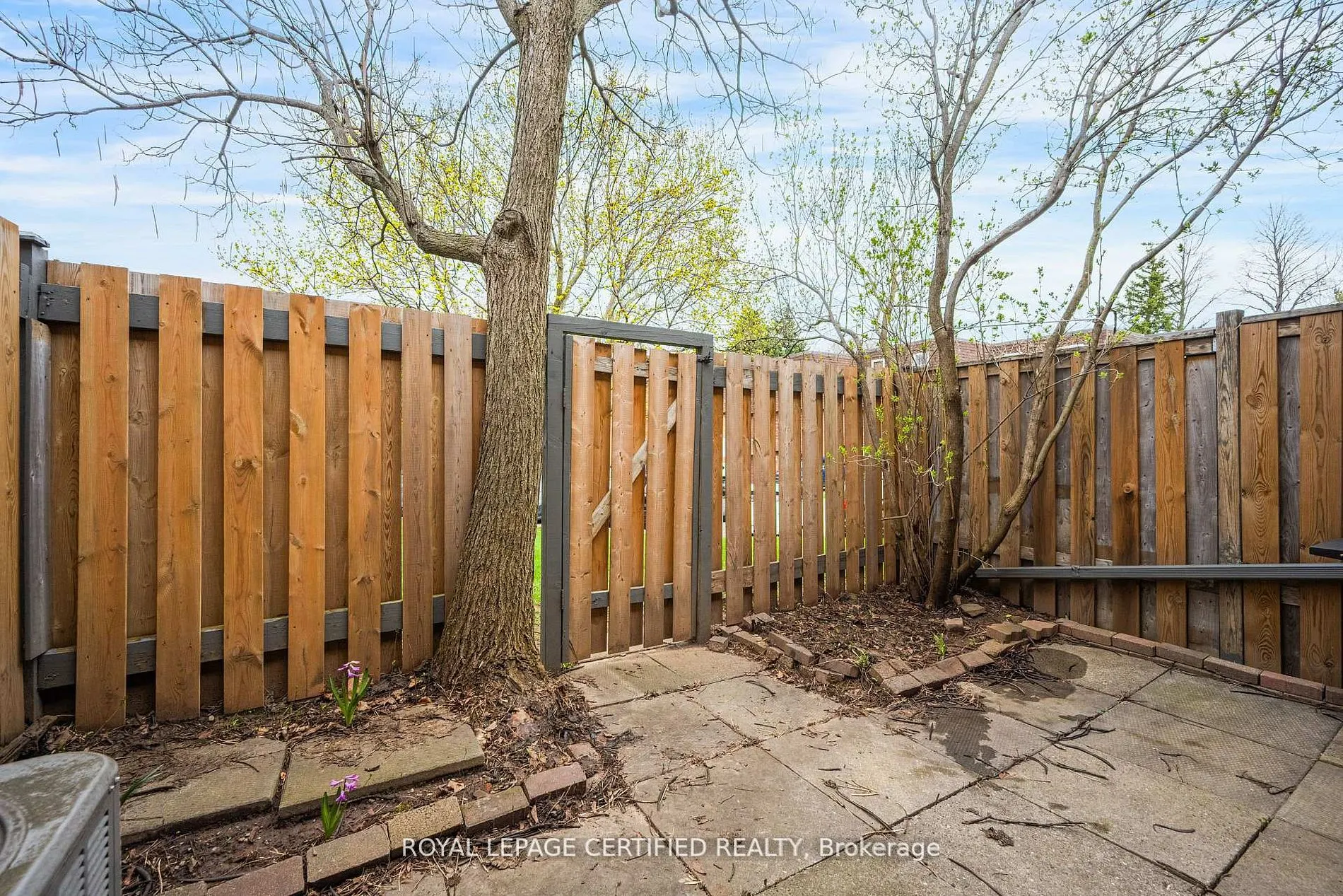 371 Bronte Street S #91