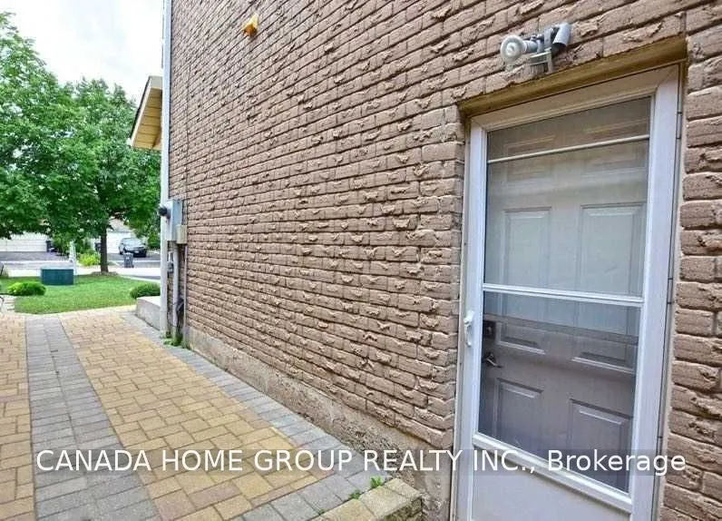 3251 Valcourt Crescent #Lower