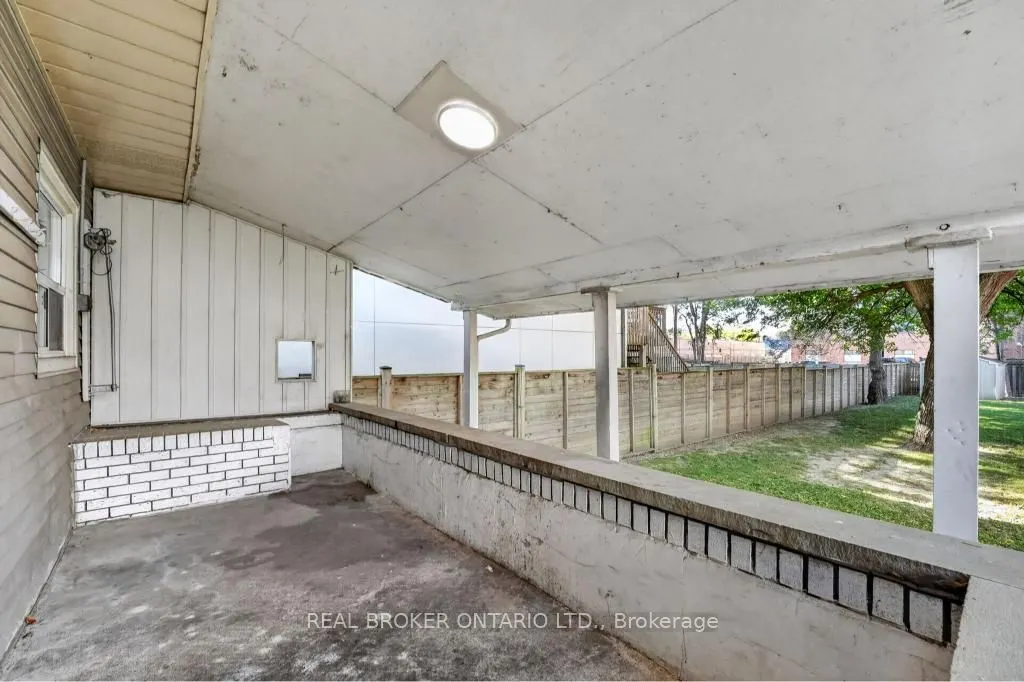 1024 Roosevelt Road
