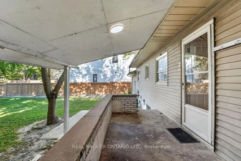 1024 Roosevelt Road