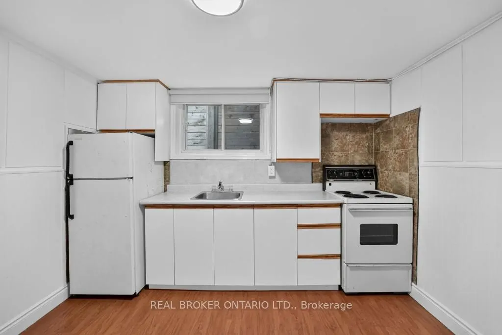 1024 Roosevelt Road
