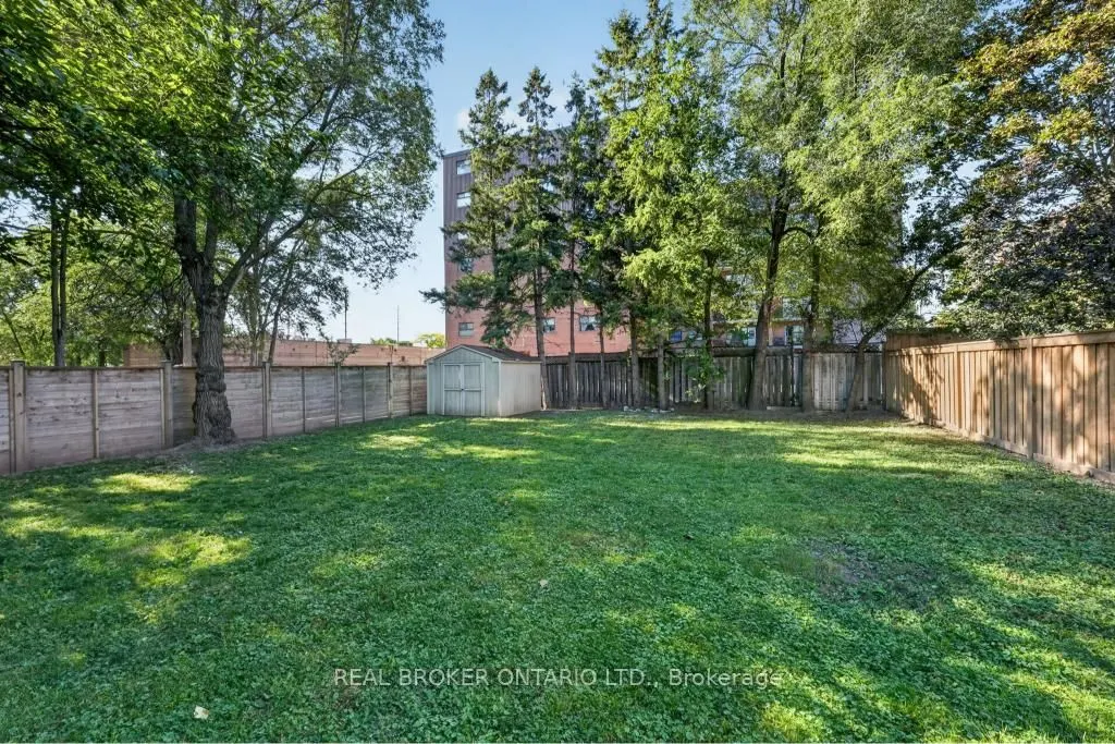 1024 Roosevelt Road