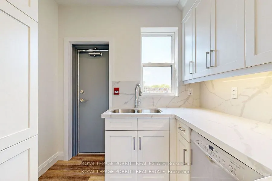 254 Armadale Avenue ##1