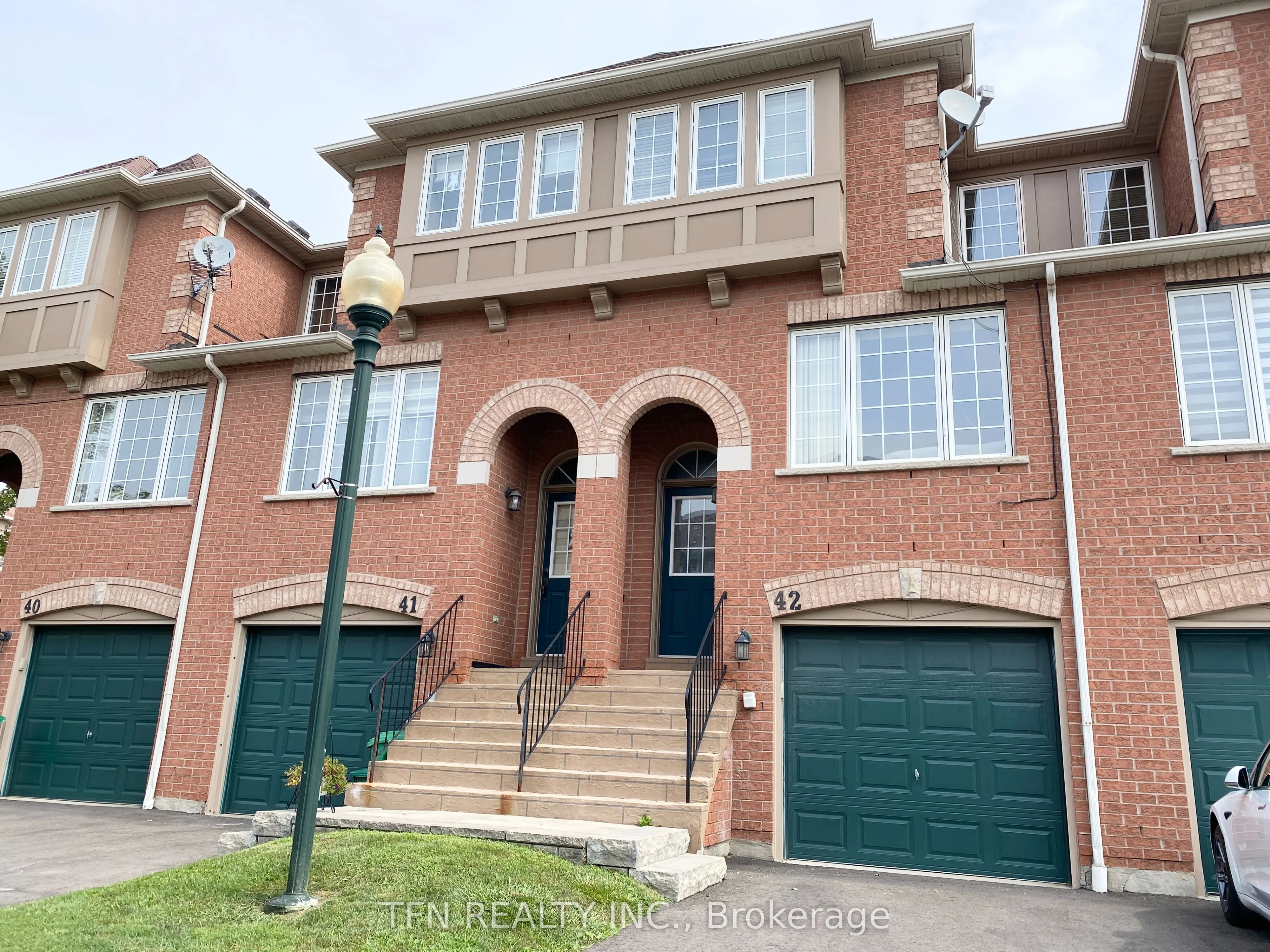 3020 Cedarglen Gate #42