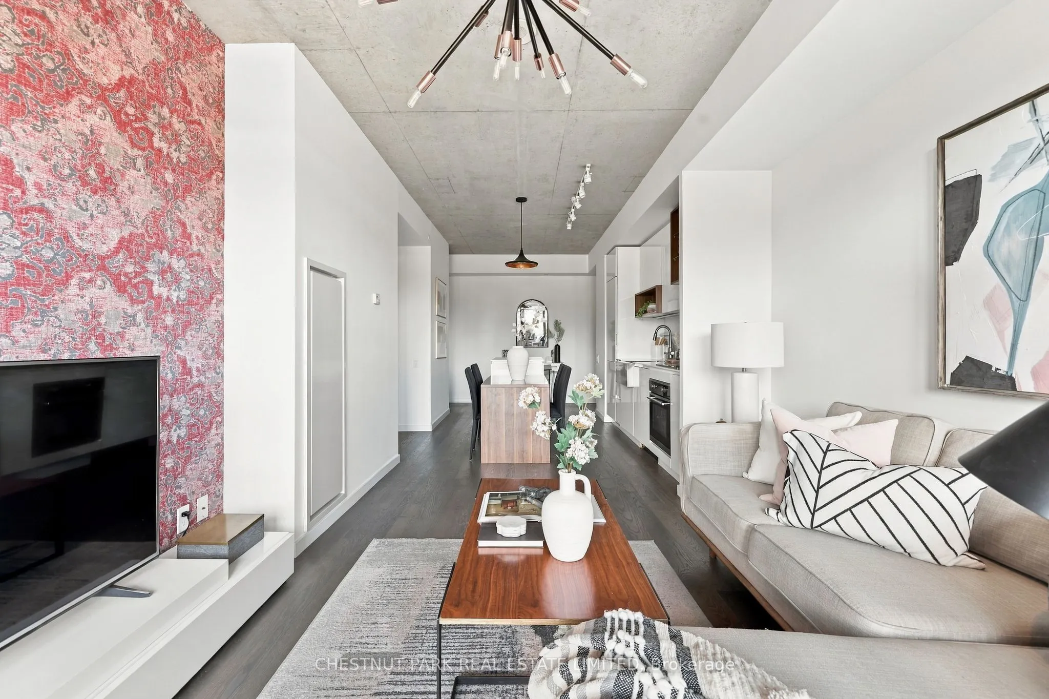 383 Sorauren Avenue #317