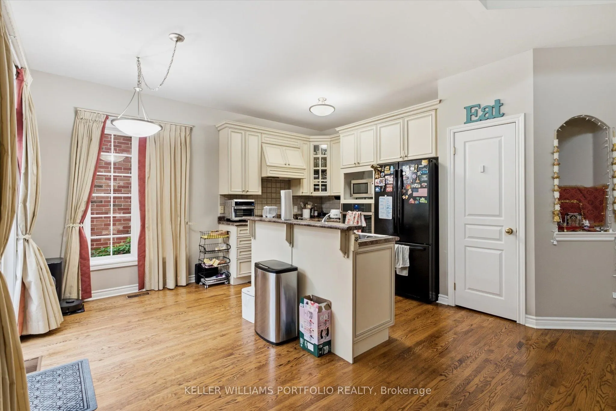 2153 Meadowglen Drive