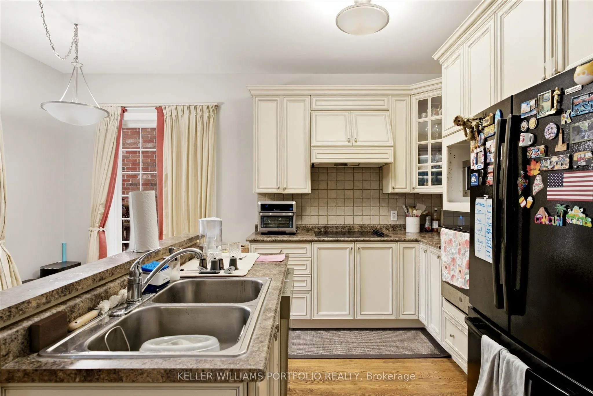 2153 Meadowglen Drive