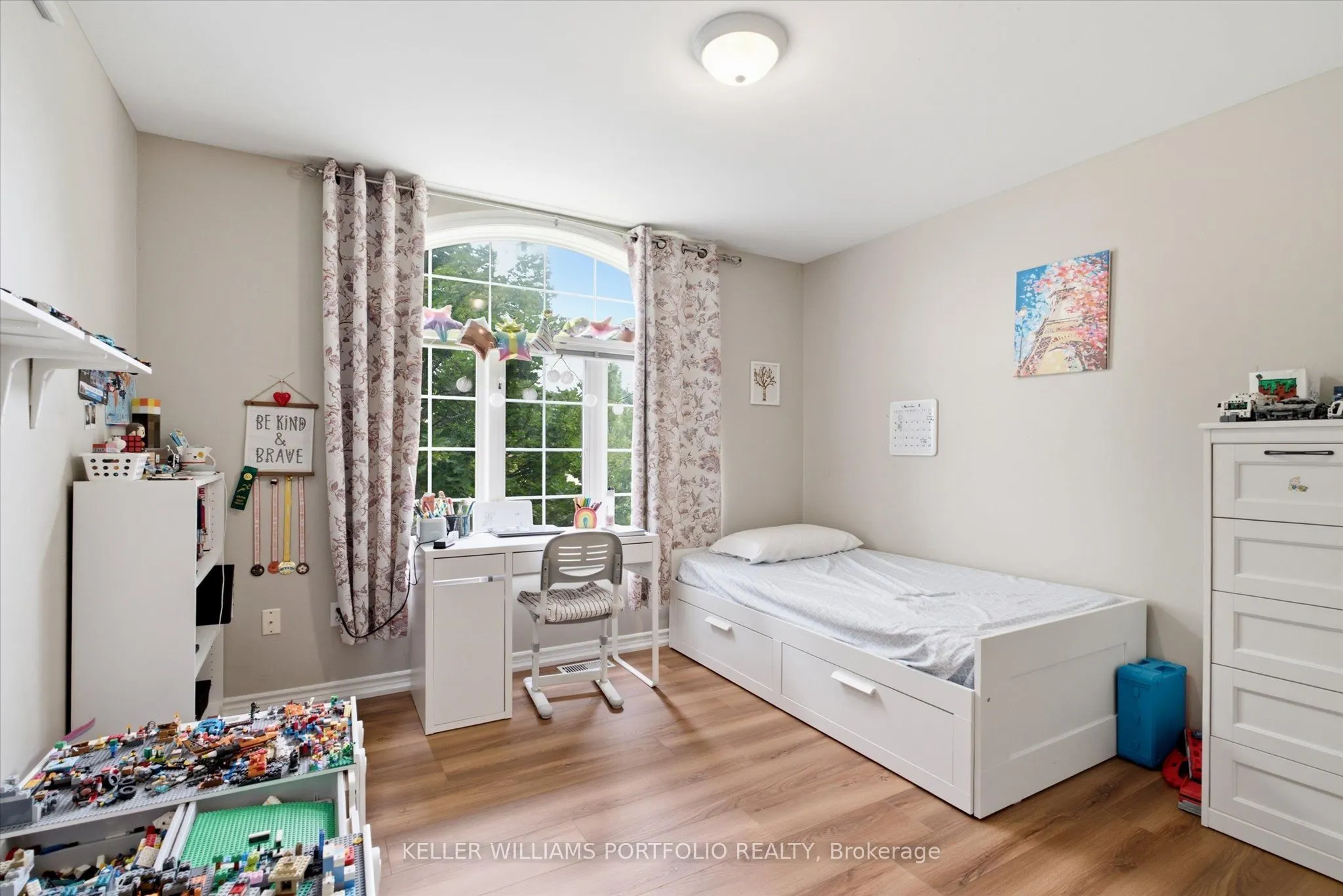 2153 Meadowglen Drive