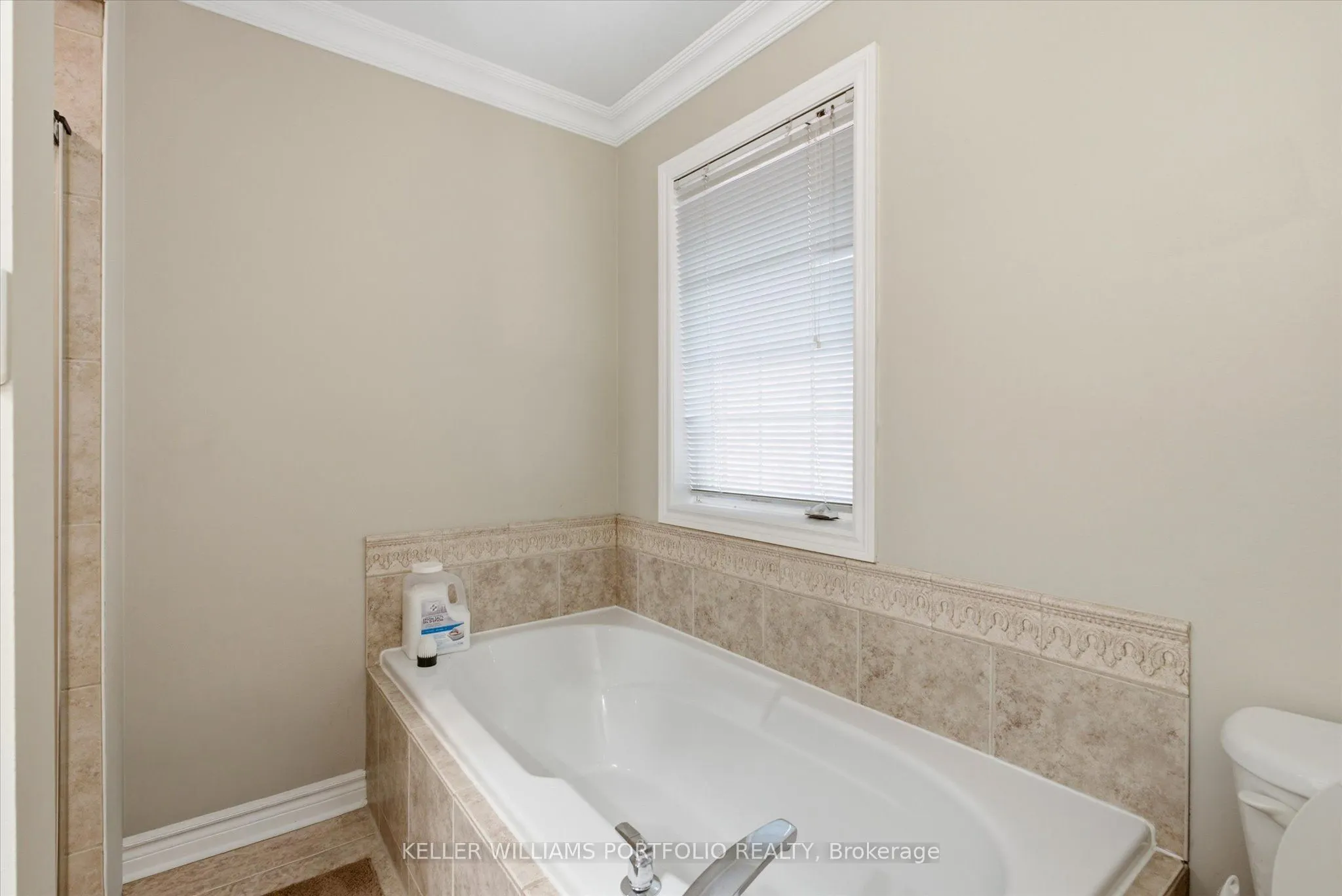 2153 Meadowglen Drive