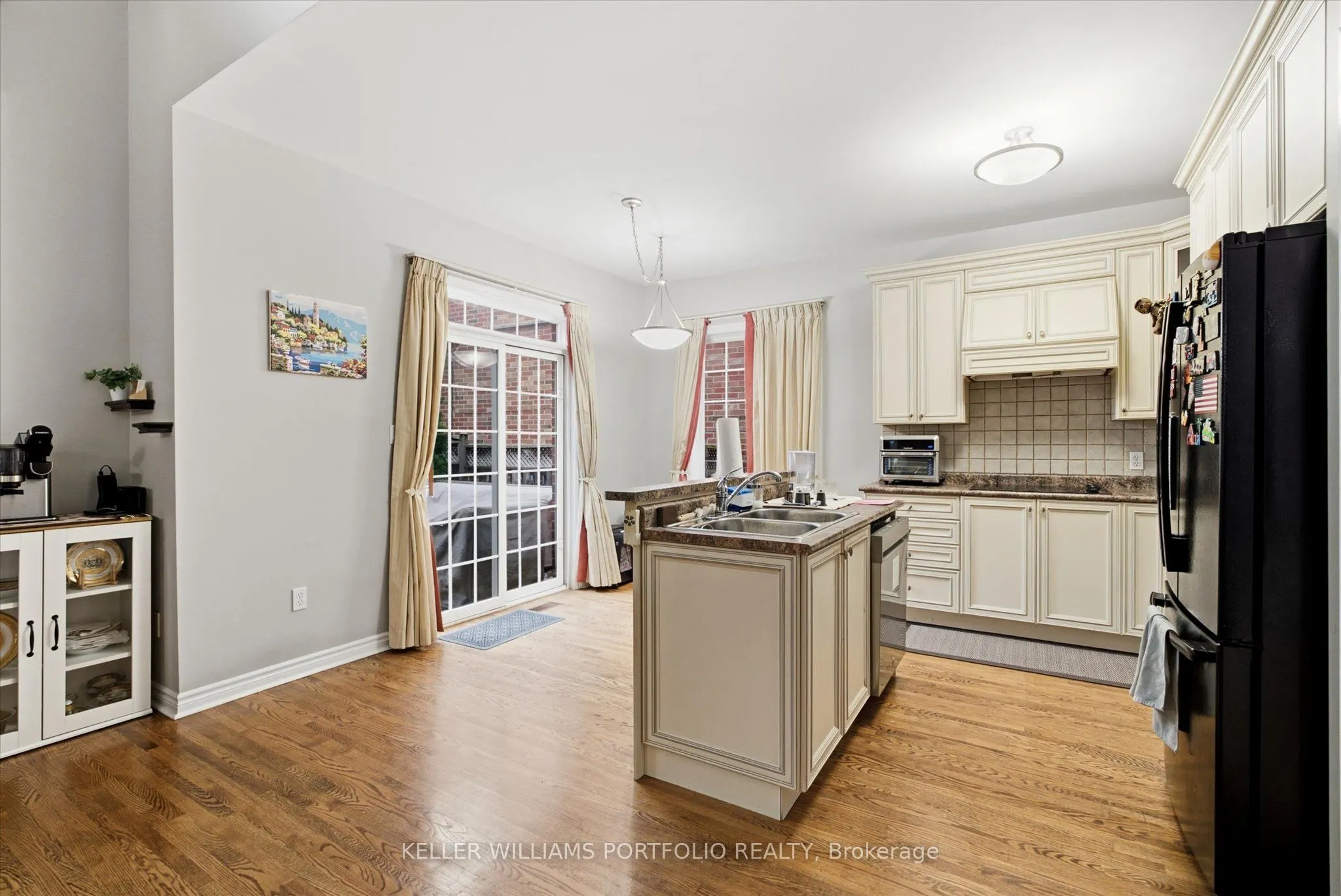 2153 Meadowglen Drive
