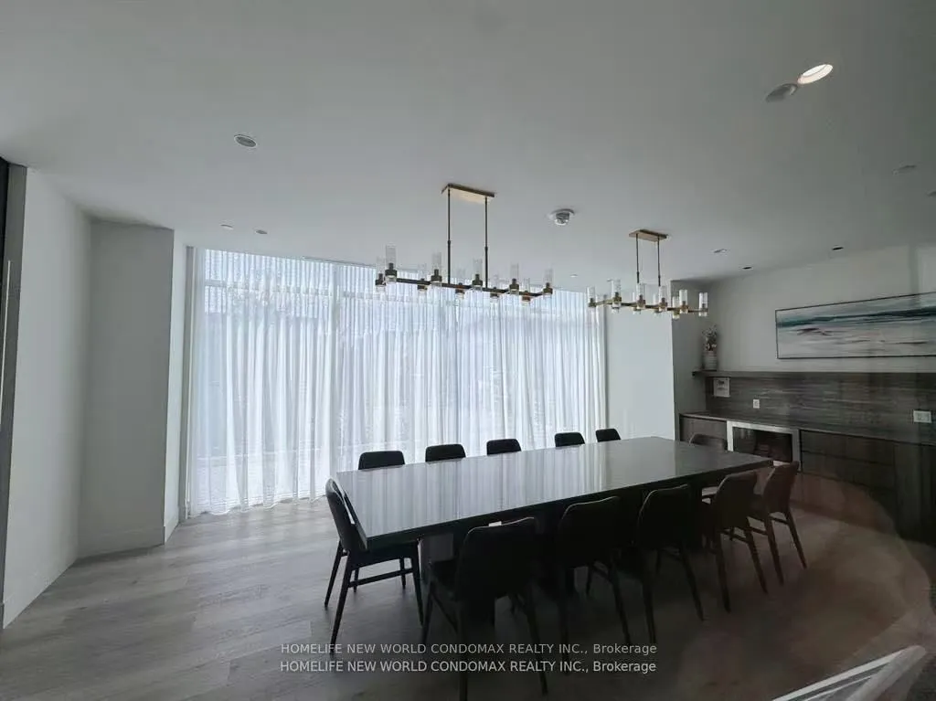1787 ST. CLAIR Avenue W #609