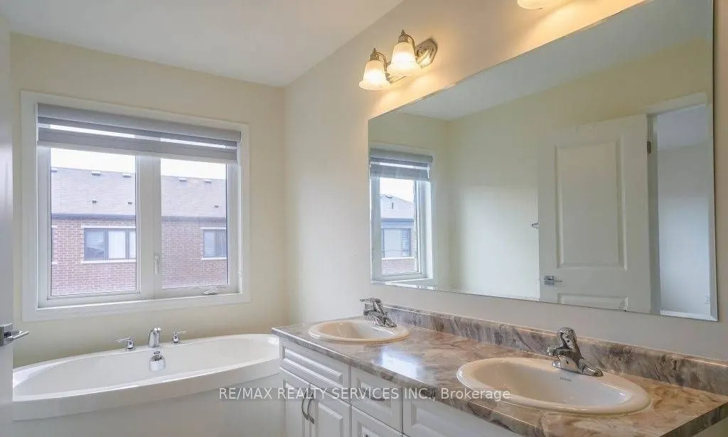 4 Divers Road